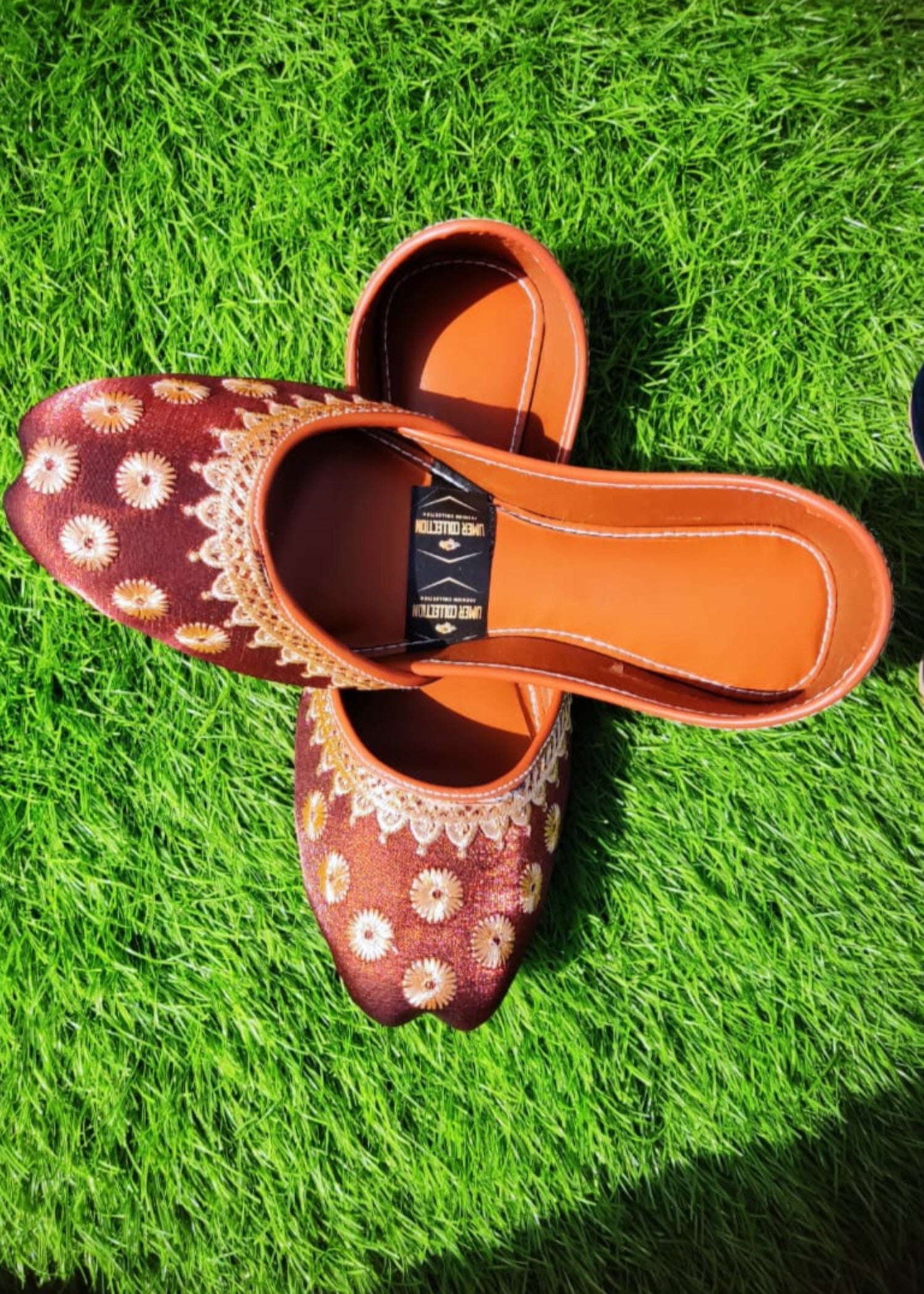 Khussa in Wine red by - High Quality Women Khussa IEA0927
