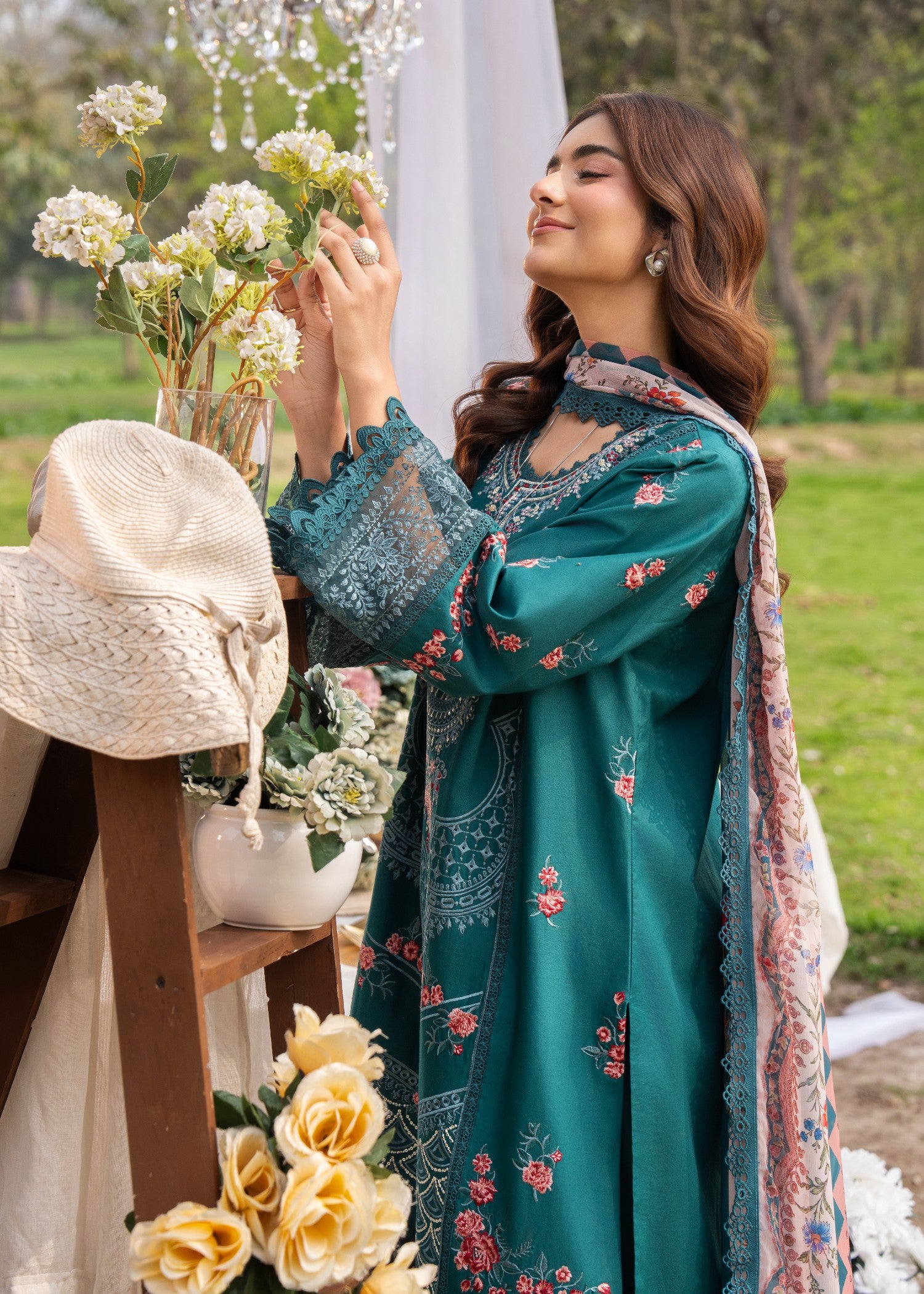lawn Kurta Set in Pine green