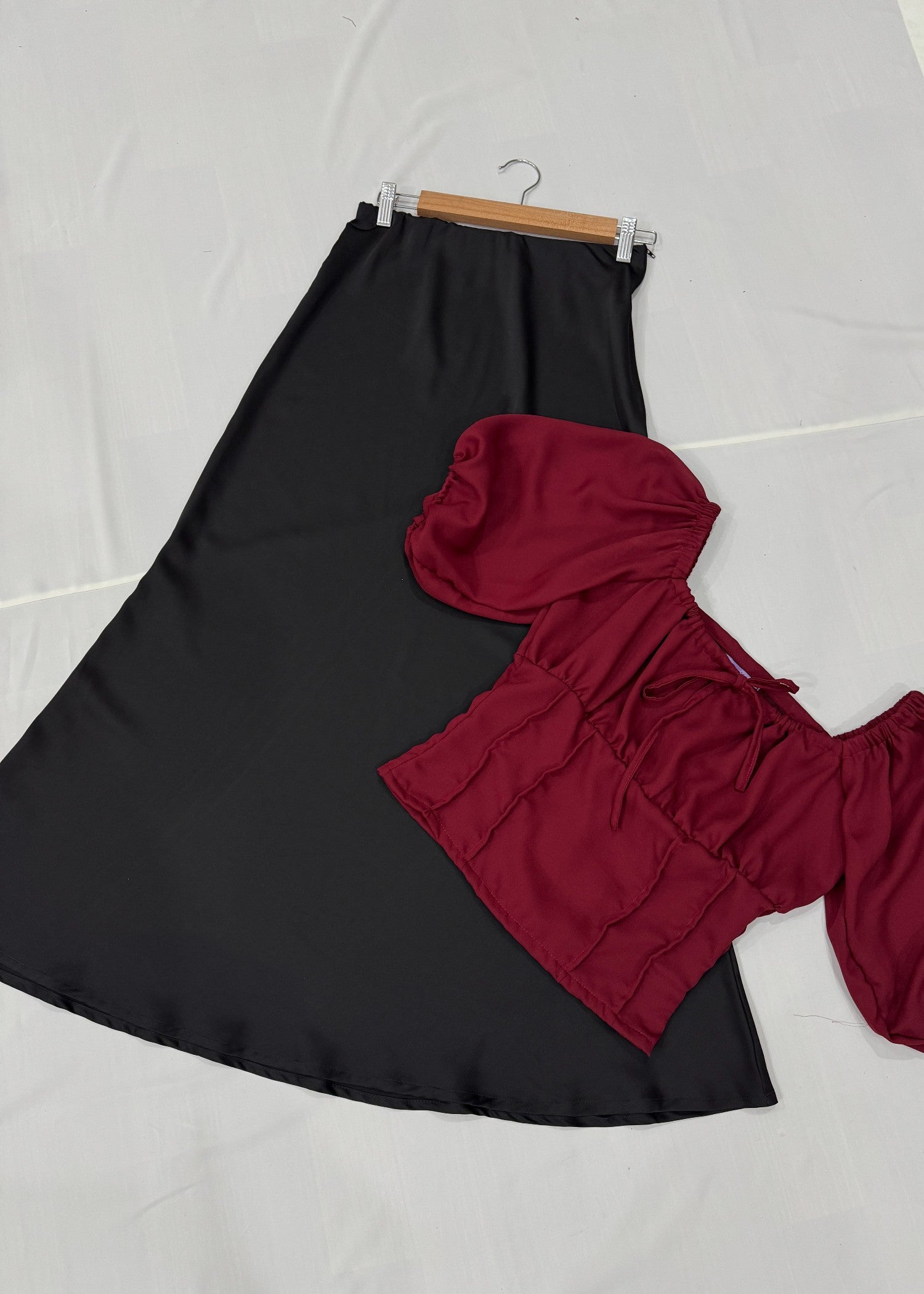 satin silk Skirt in Black