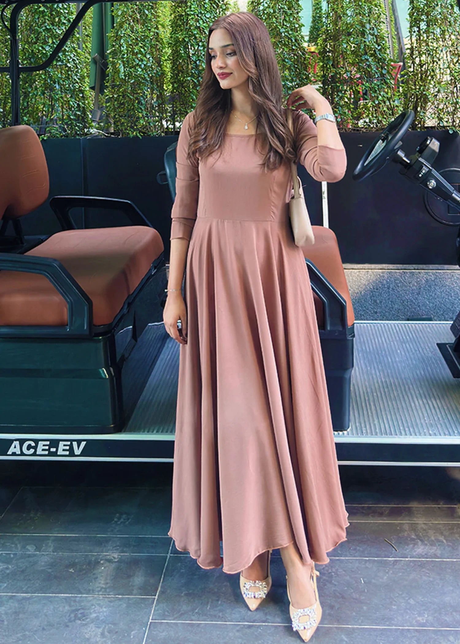 crepe Maxi in Earth brown