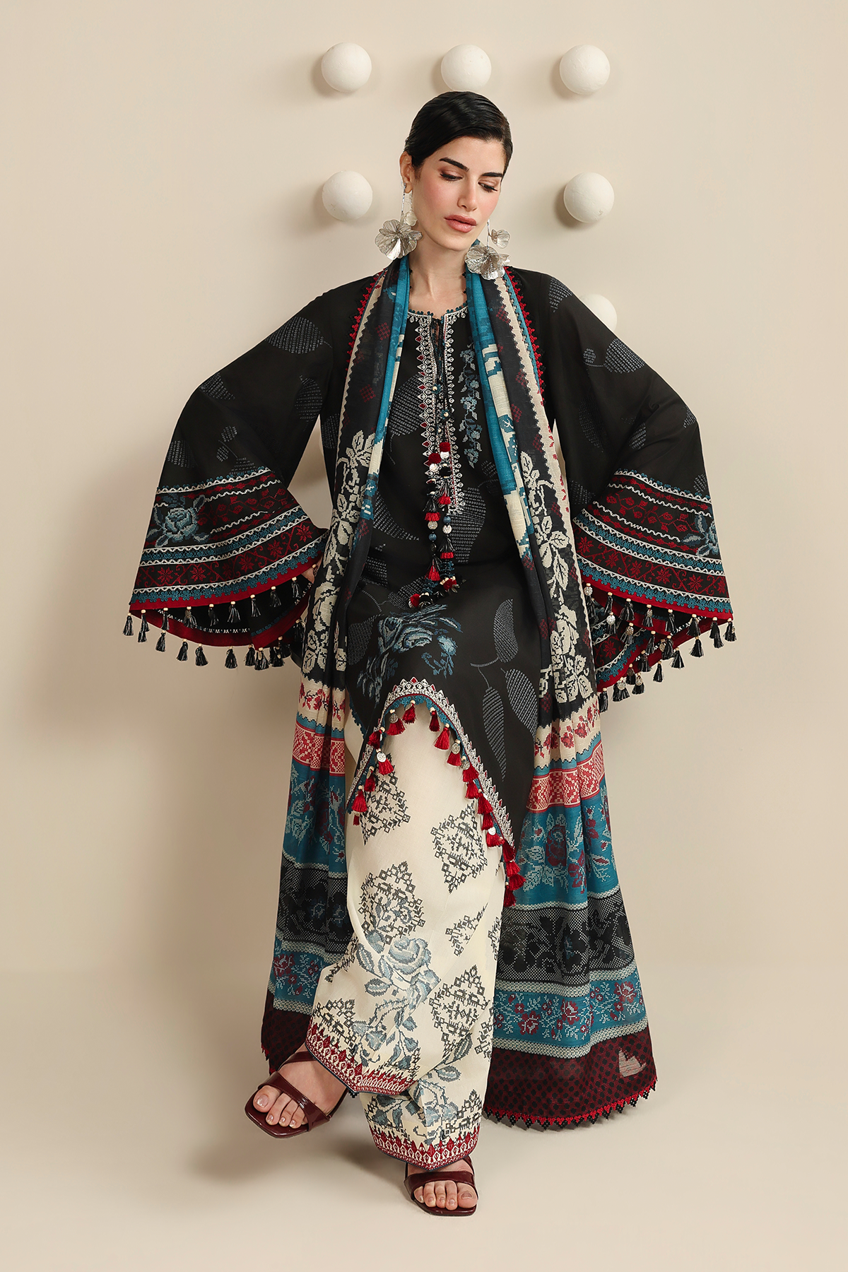 Iris Luxury Festive Lawn – IL26-D05