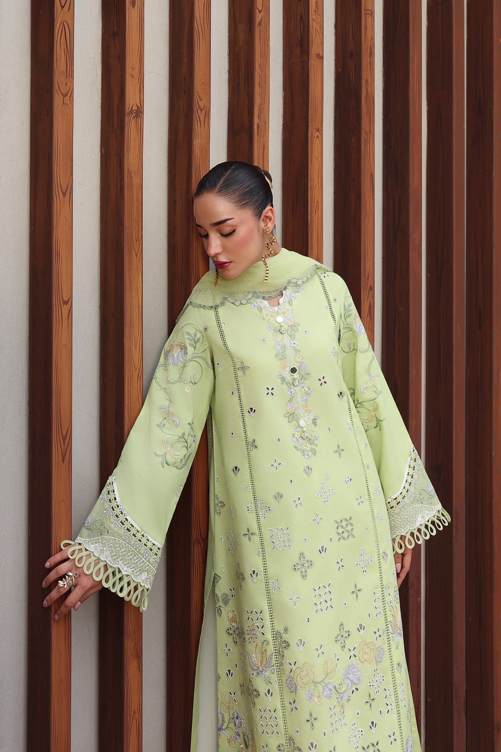 Qline Lawn Drop II – QKL-05 AYANA
