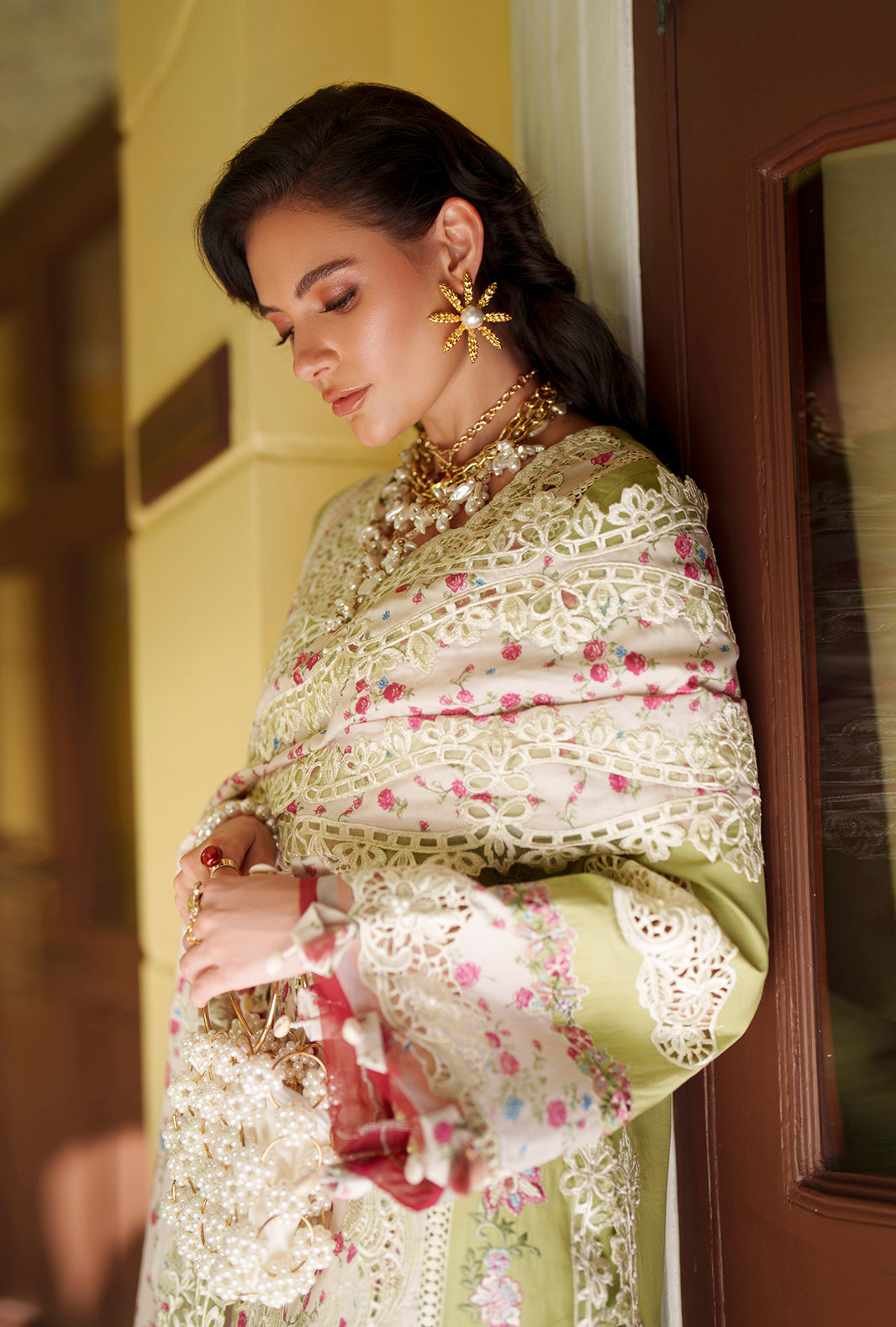 AJR Evara Luxury Lawn – Alira
