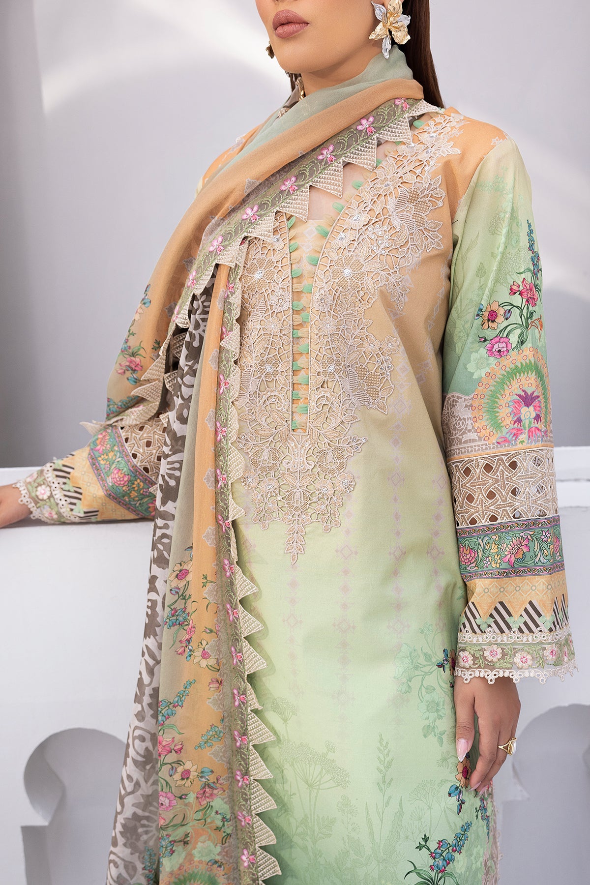 Rang-e-Bahar Lawn – CRB6-22
