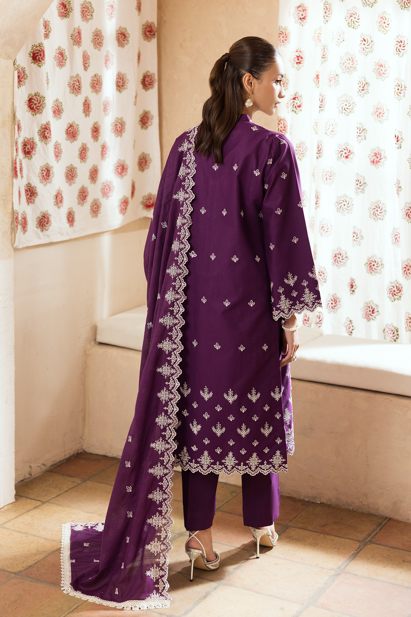 Nissa Chikankari Lawn – N-04