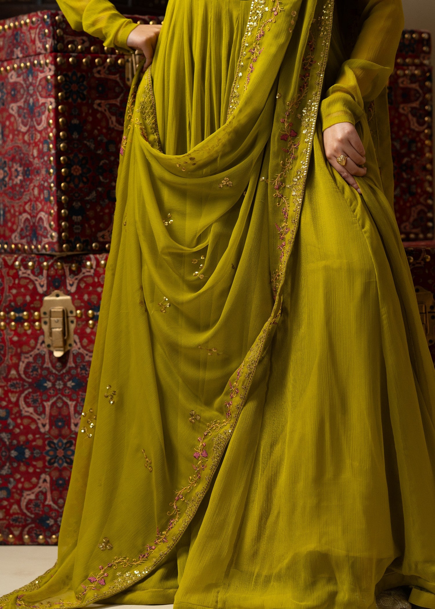 bemberg crinkle chiffon Pishwas in Yellow green