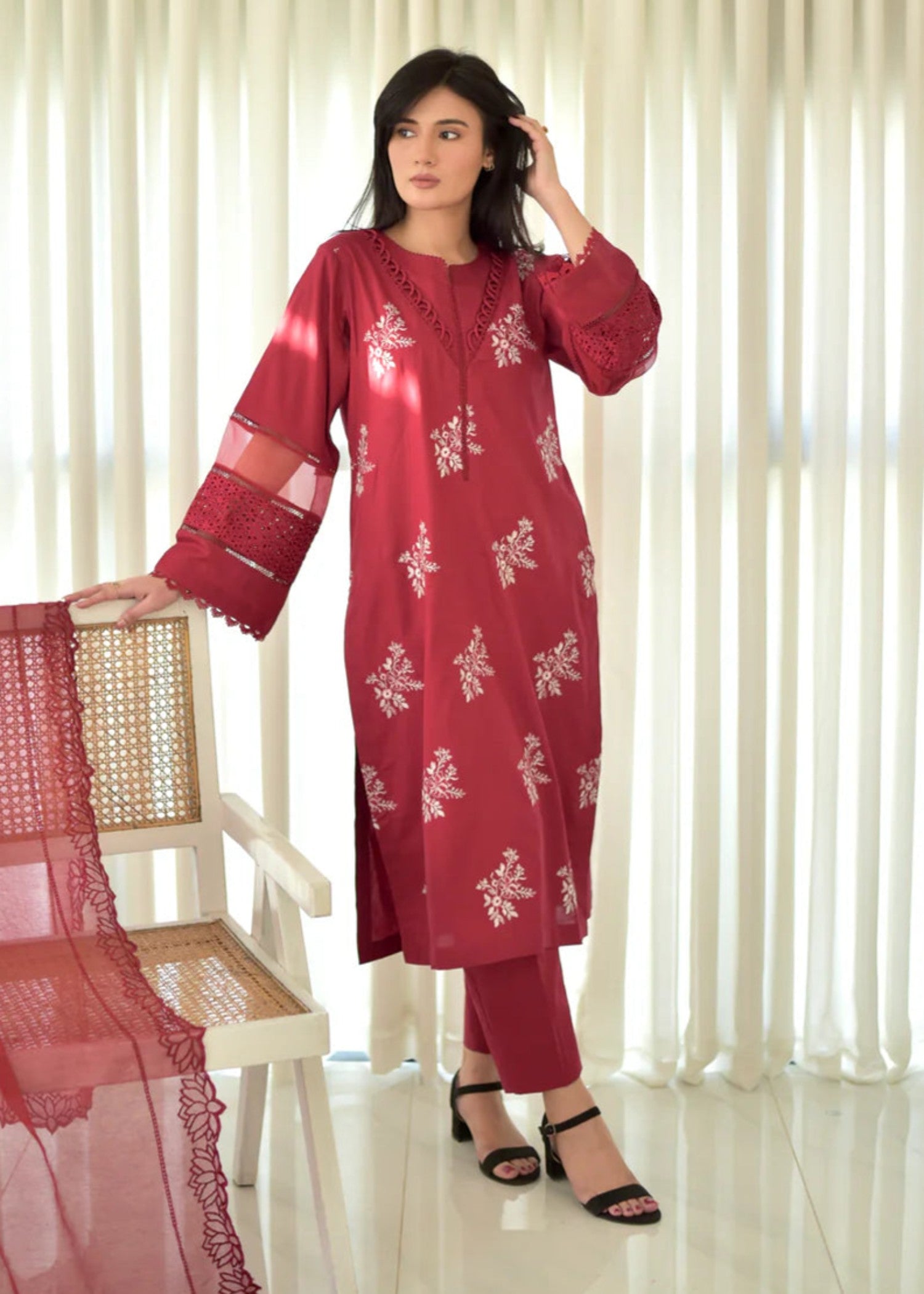 dhanak Kurta Set in Red