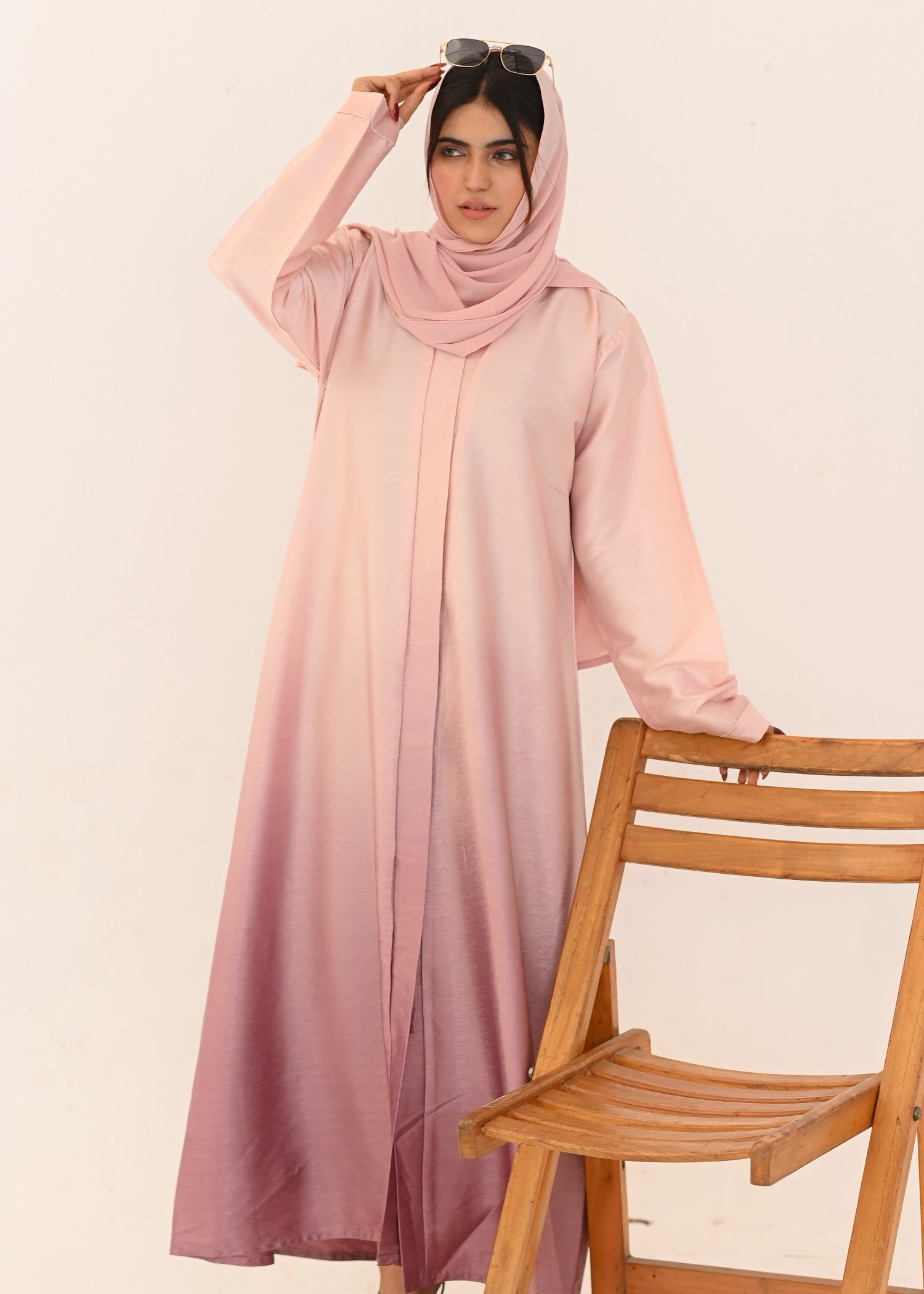 polyester-silk blend Abaya in Pink