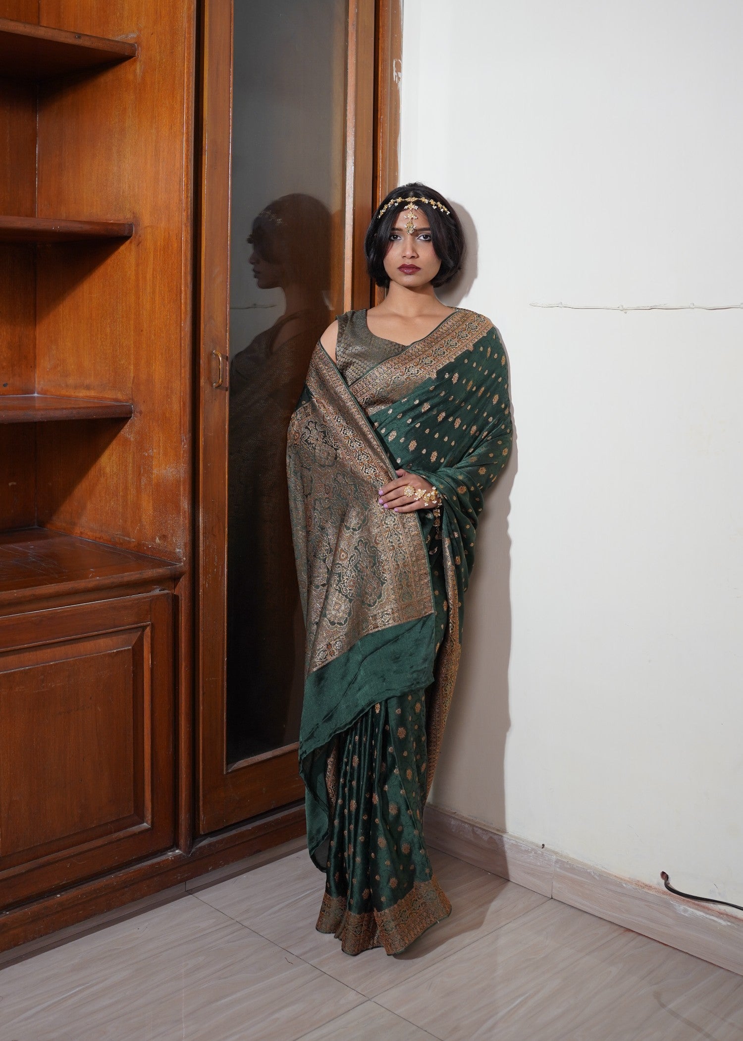banarsi silk Saree in Dark green