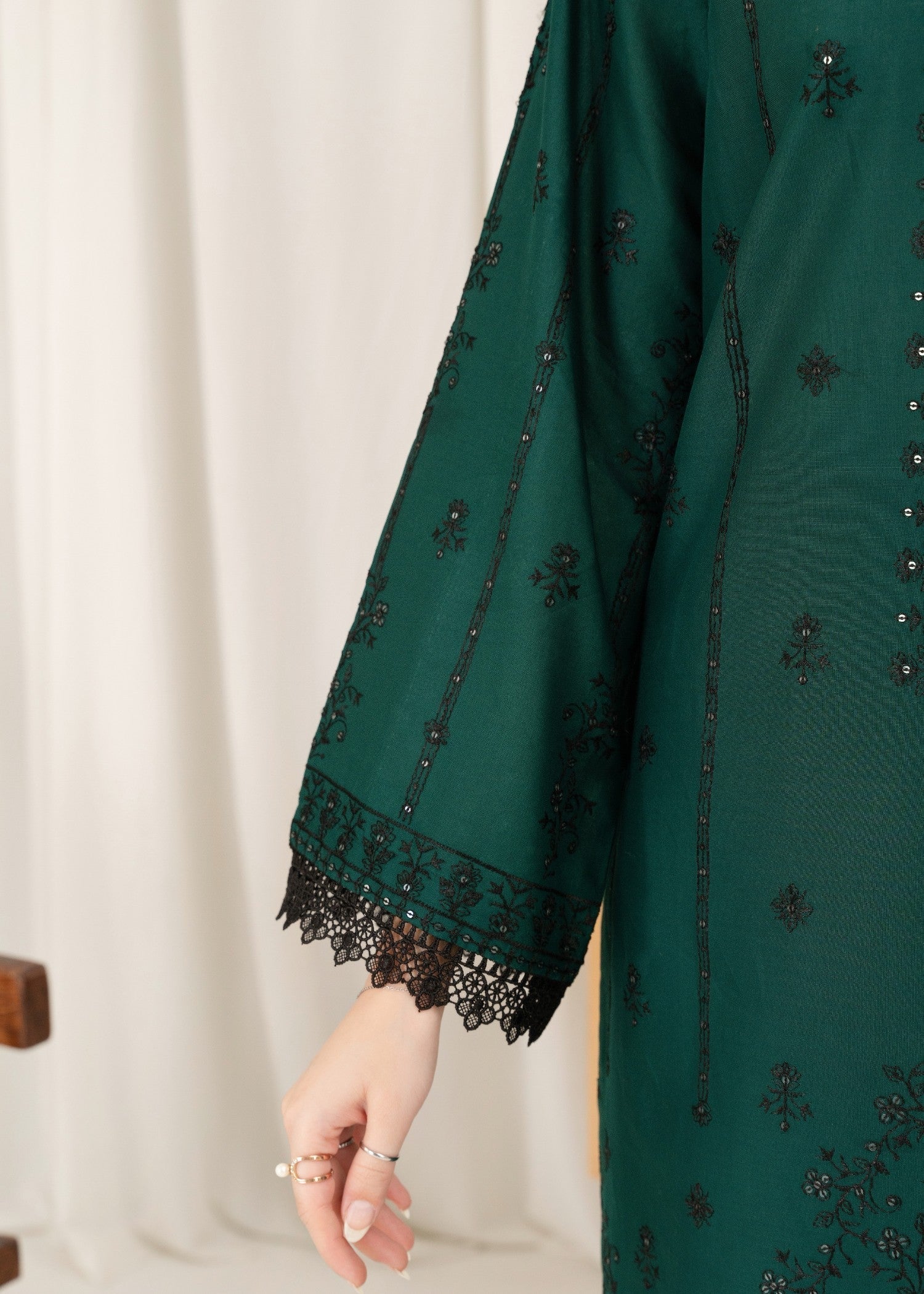lawn Kurta Set in Emerald green