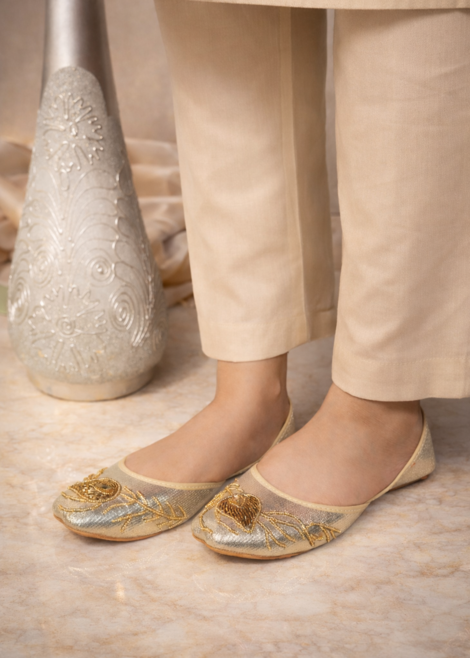 Khussa in Gold by - High Quality Women Khussa VHH1095