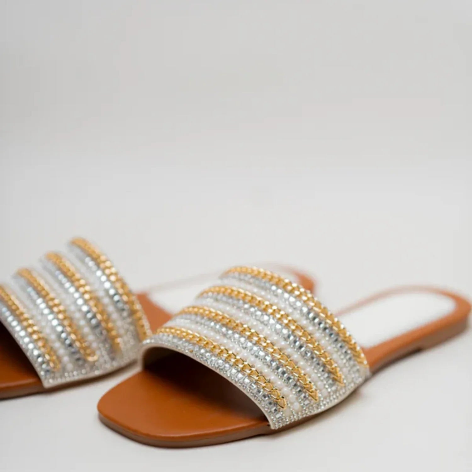 Slides in White by - High Quality Women Slides GTX9851