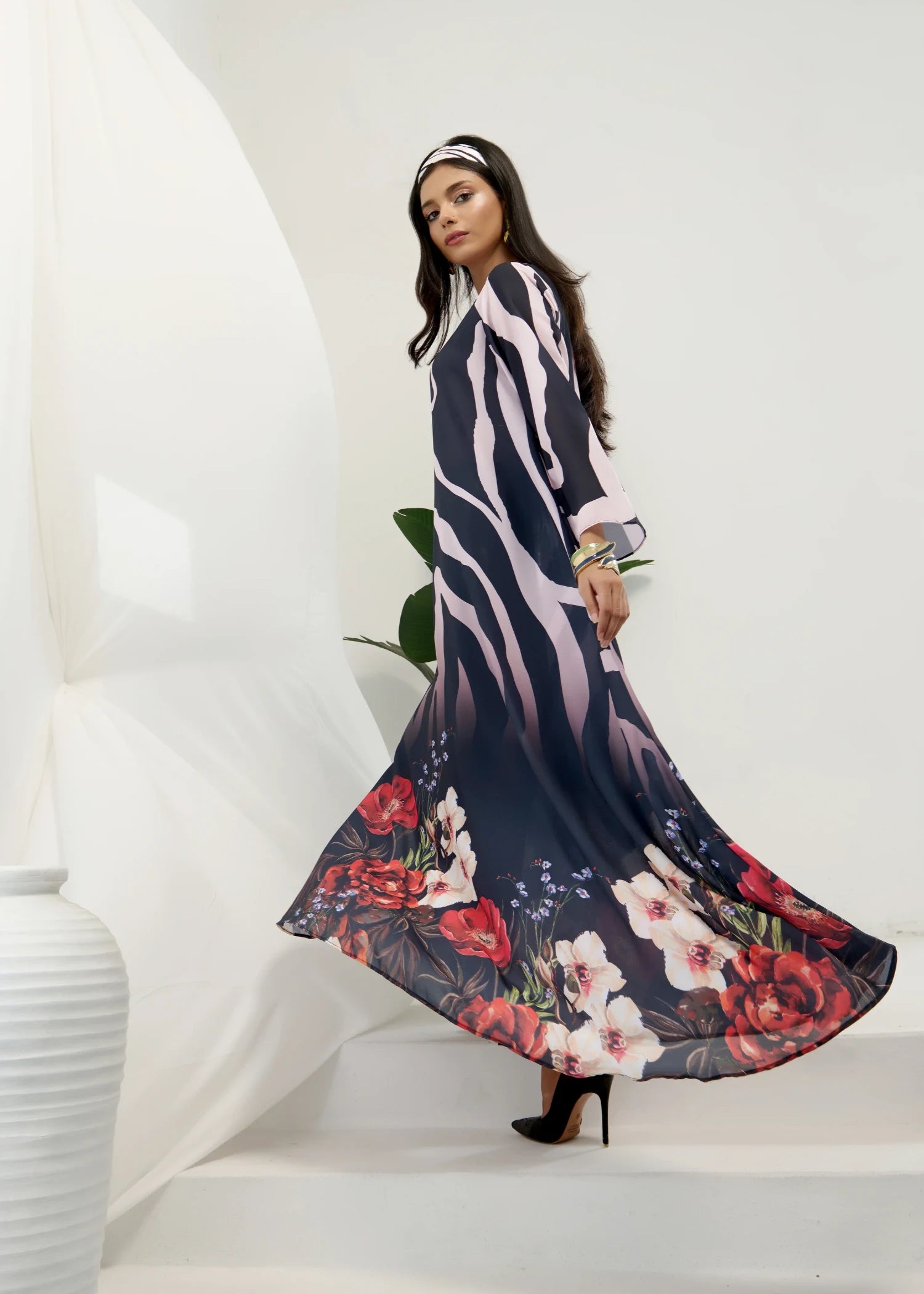 crepe Kaftan in Multi