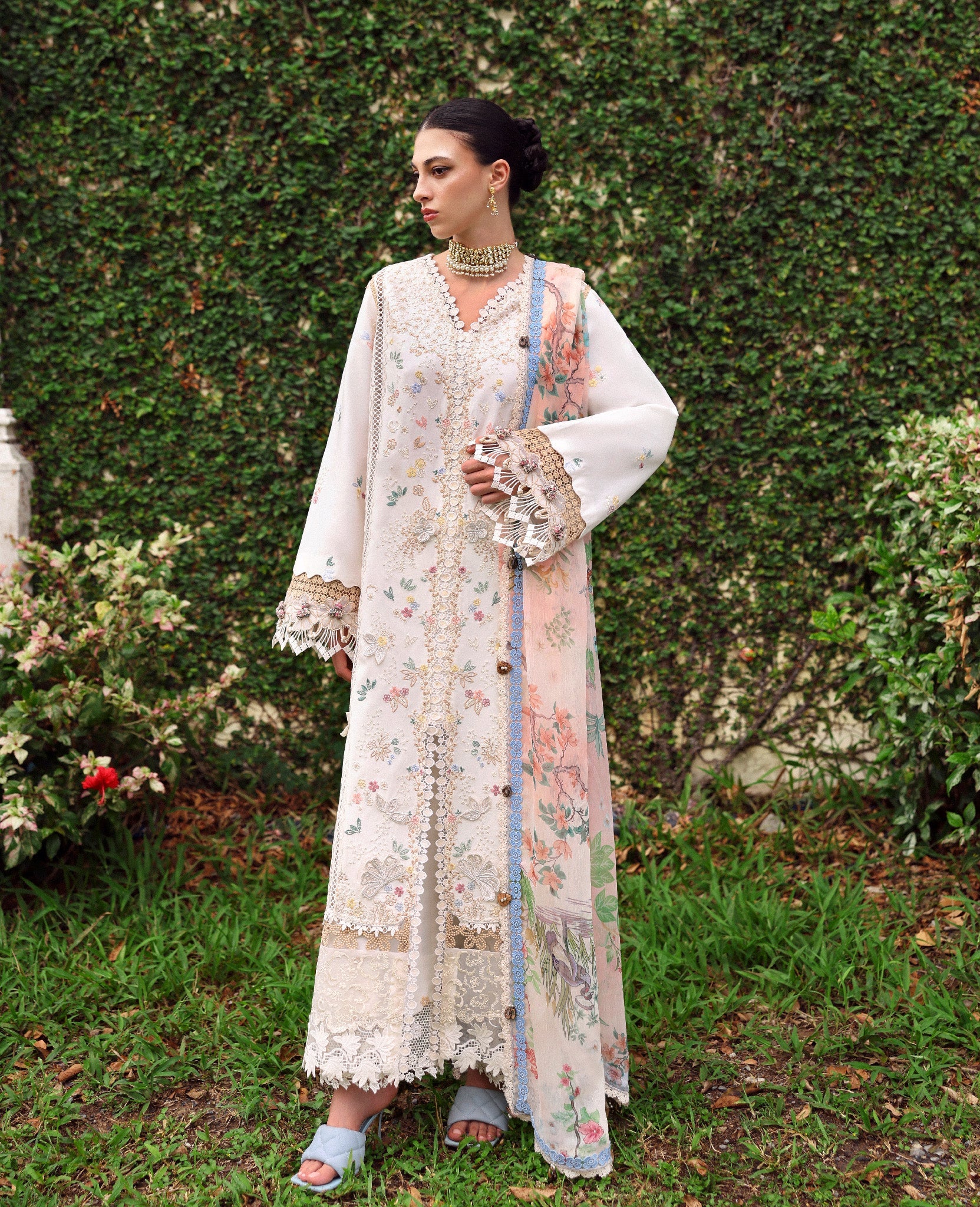 Lilas Lawn – Amaya