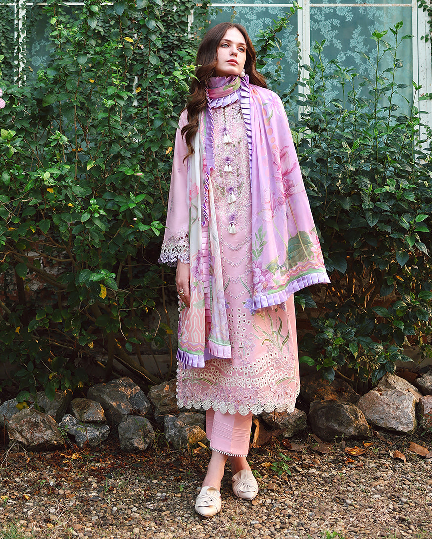 Secret Garden Lawn – Moonpetal