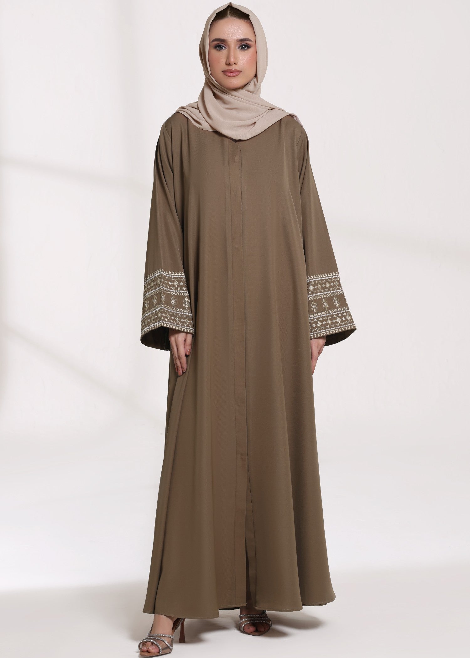 nidha Abaya in Coffee brown