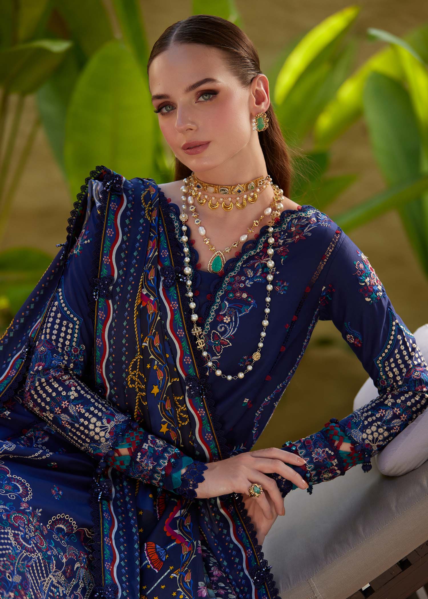 Ariya Luxury Lawn – Mehrin