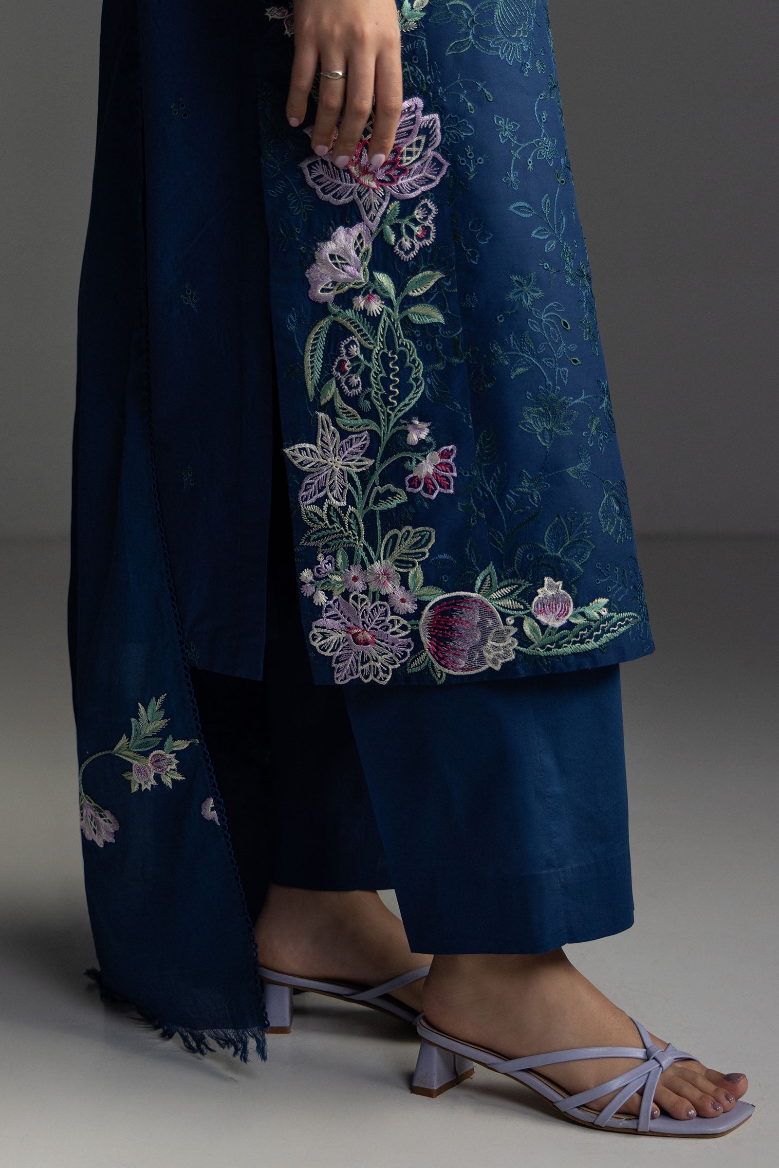 Coco Lawn Edit – Liora-8A
