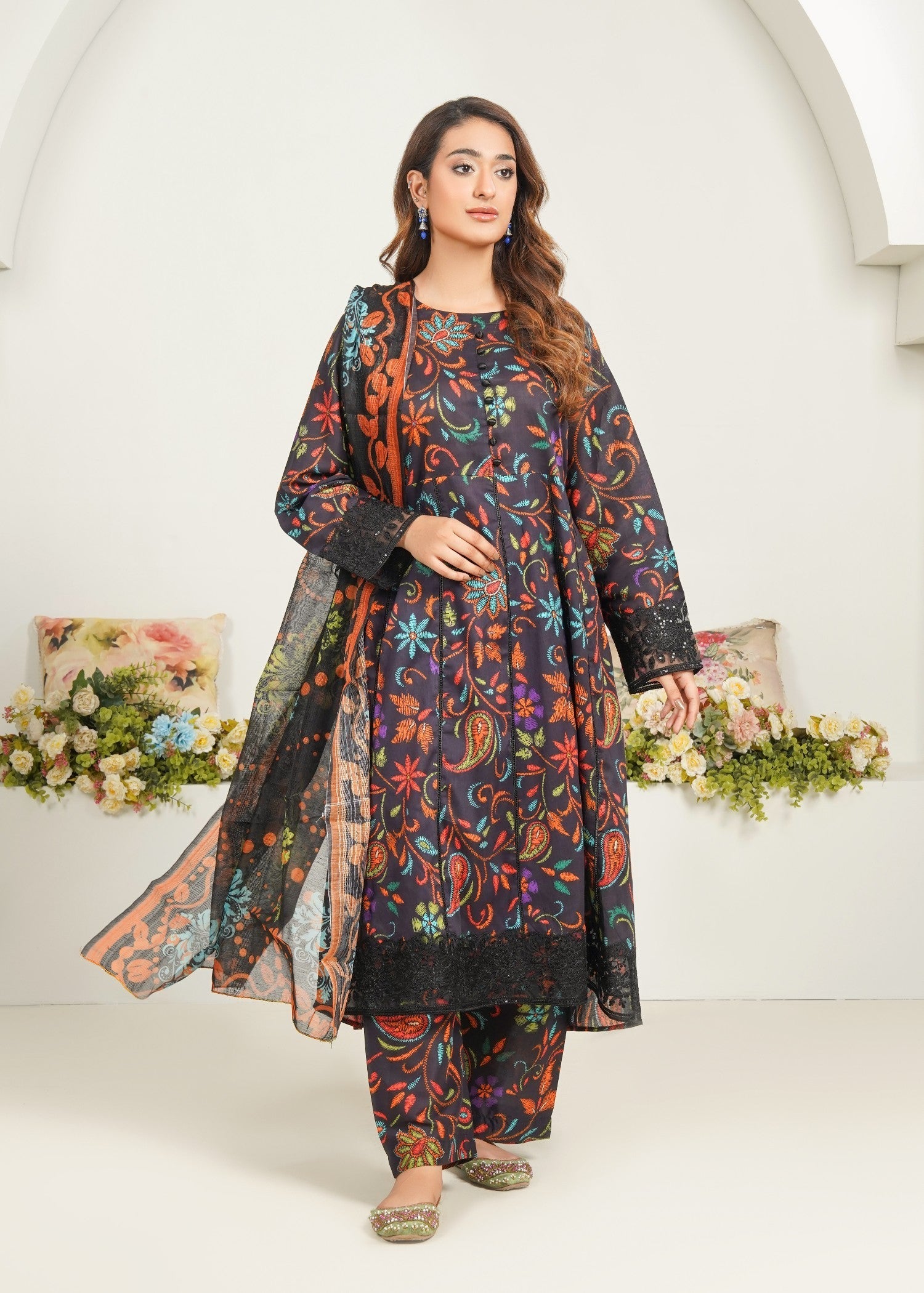 lawn Pishwas in Black