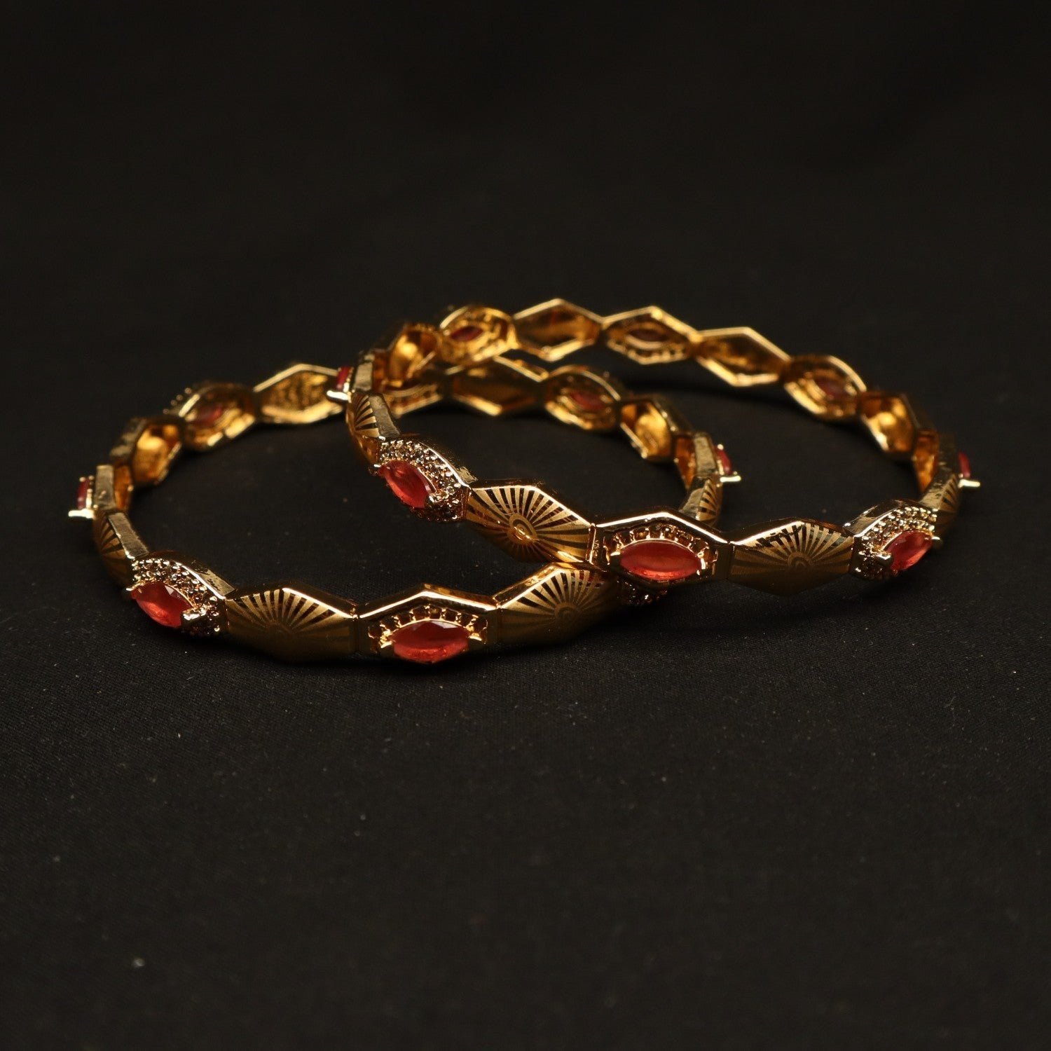 Bangles in Red Color by - Trendy Women Bangles HSO4858