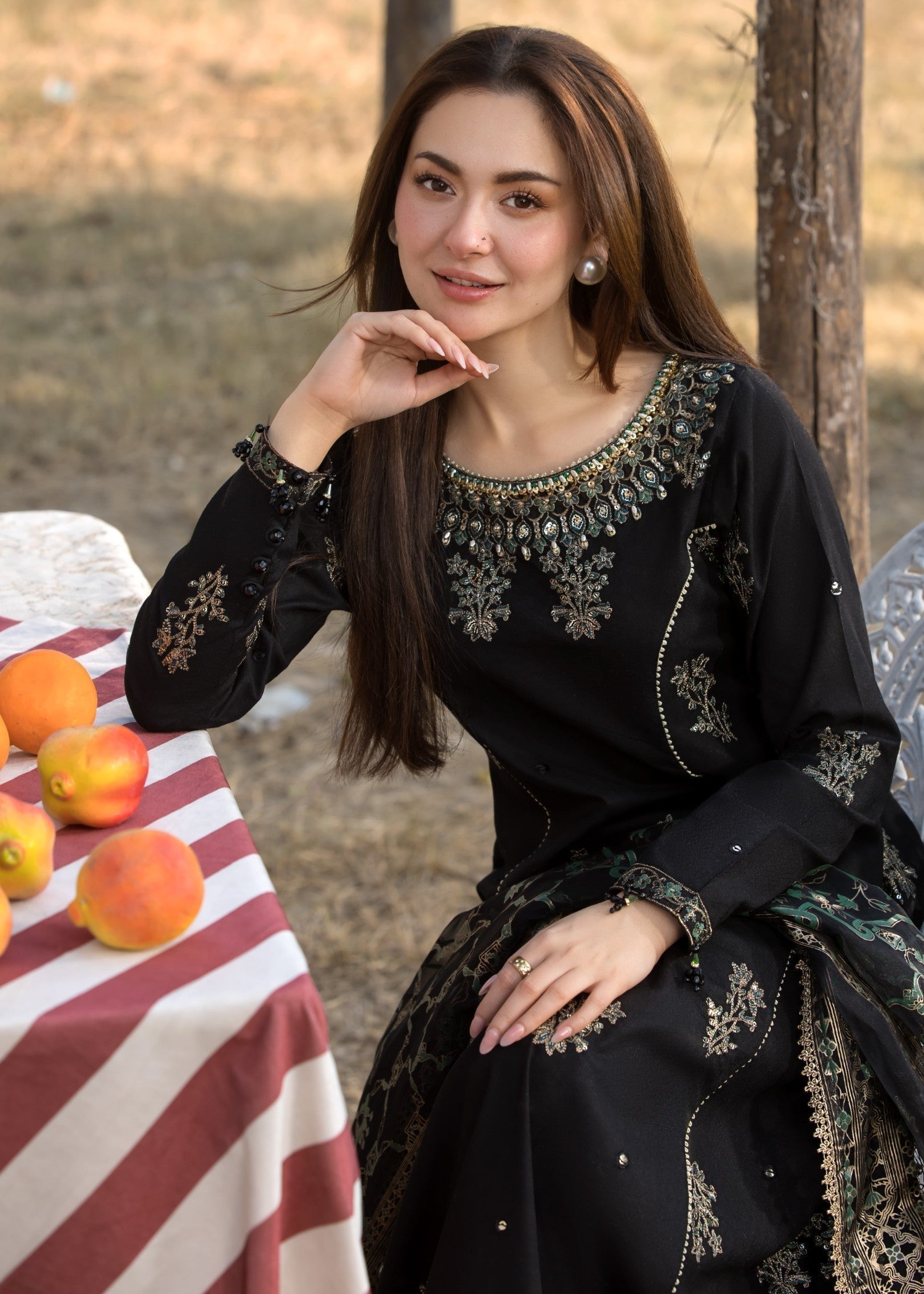 self jacquard Pishwas in Black