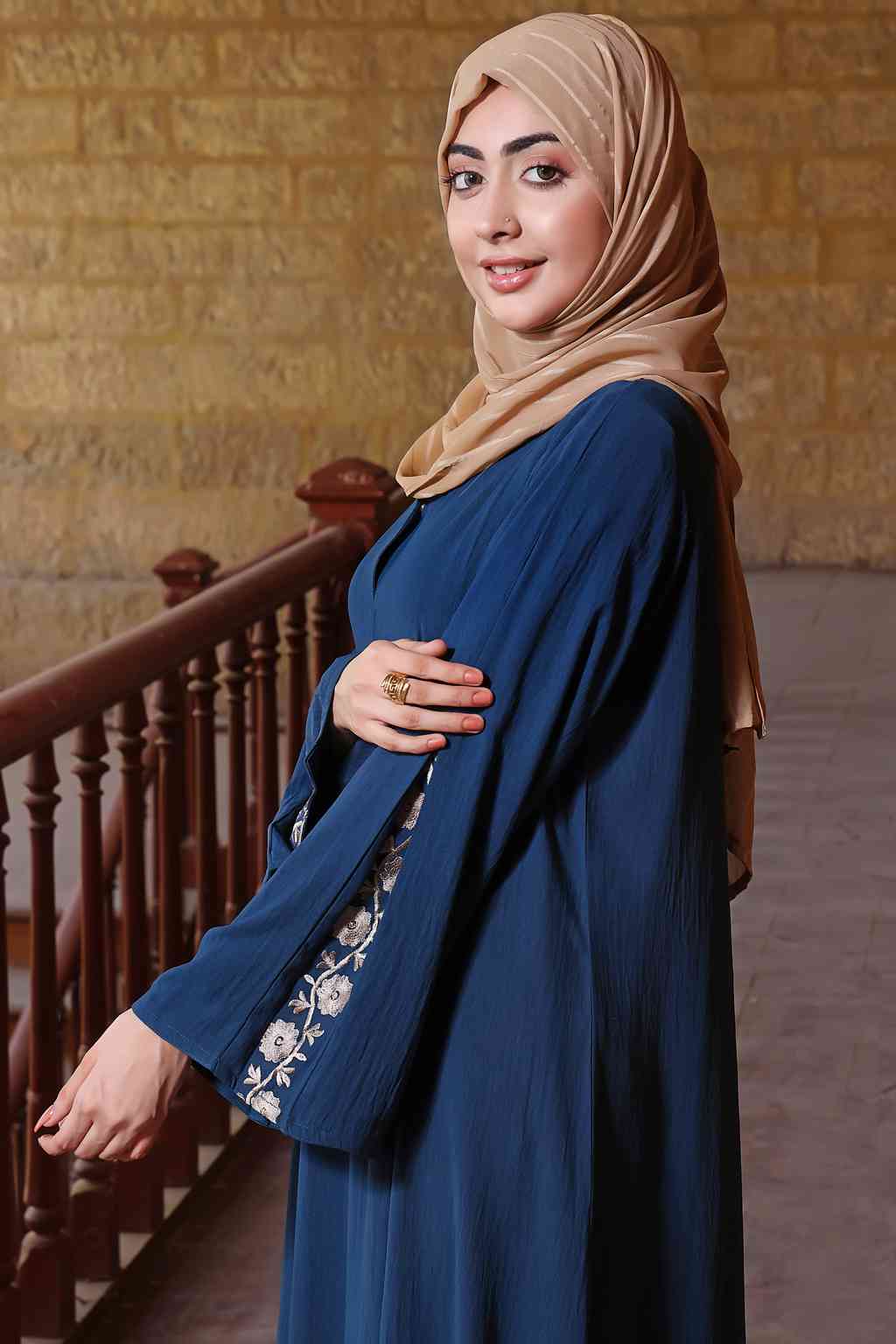 polyester Abaya in Blue