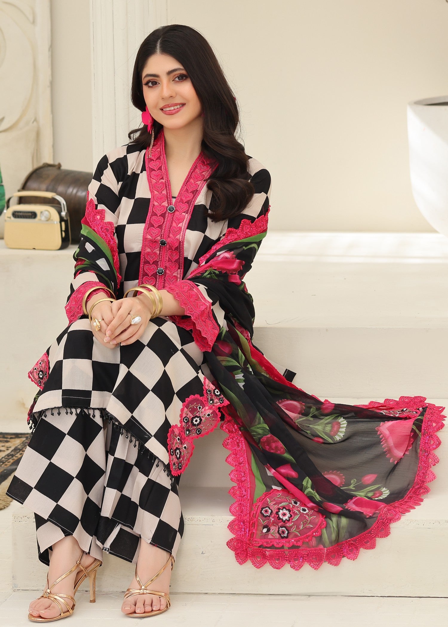 lawn Kurta Set in Black, pearl white