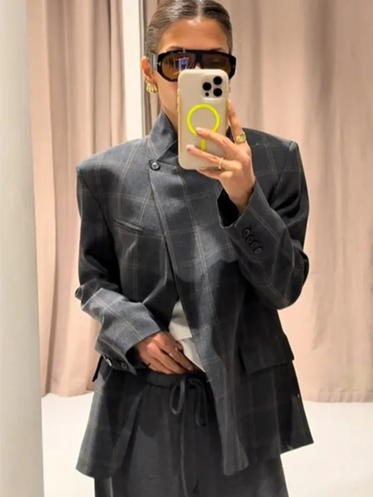 LINDA BLAZER
