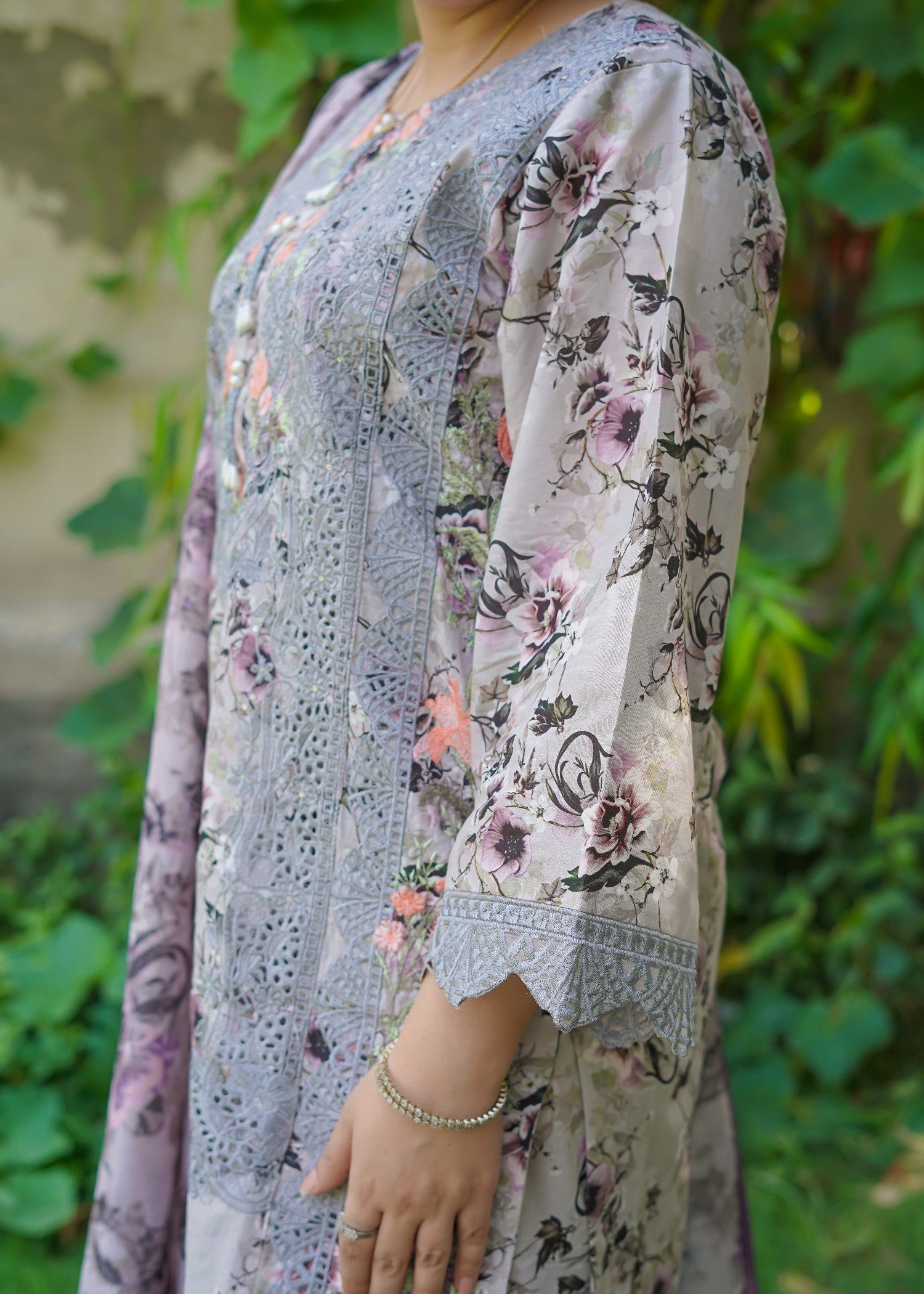 swiss lawn Kurta Set in Grey
