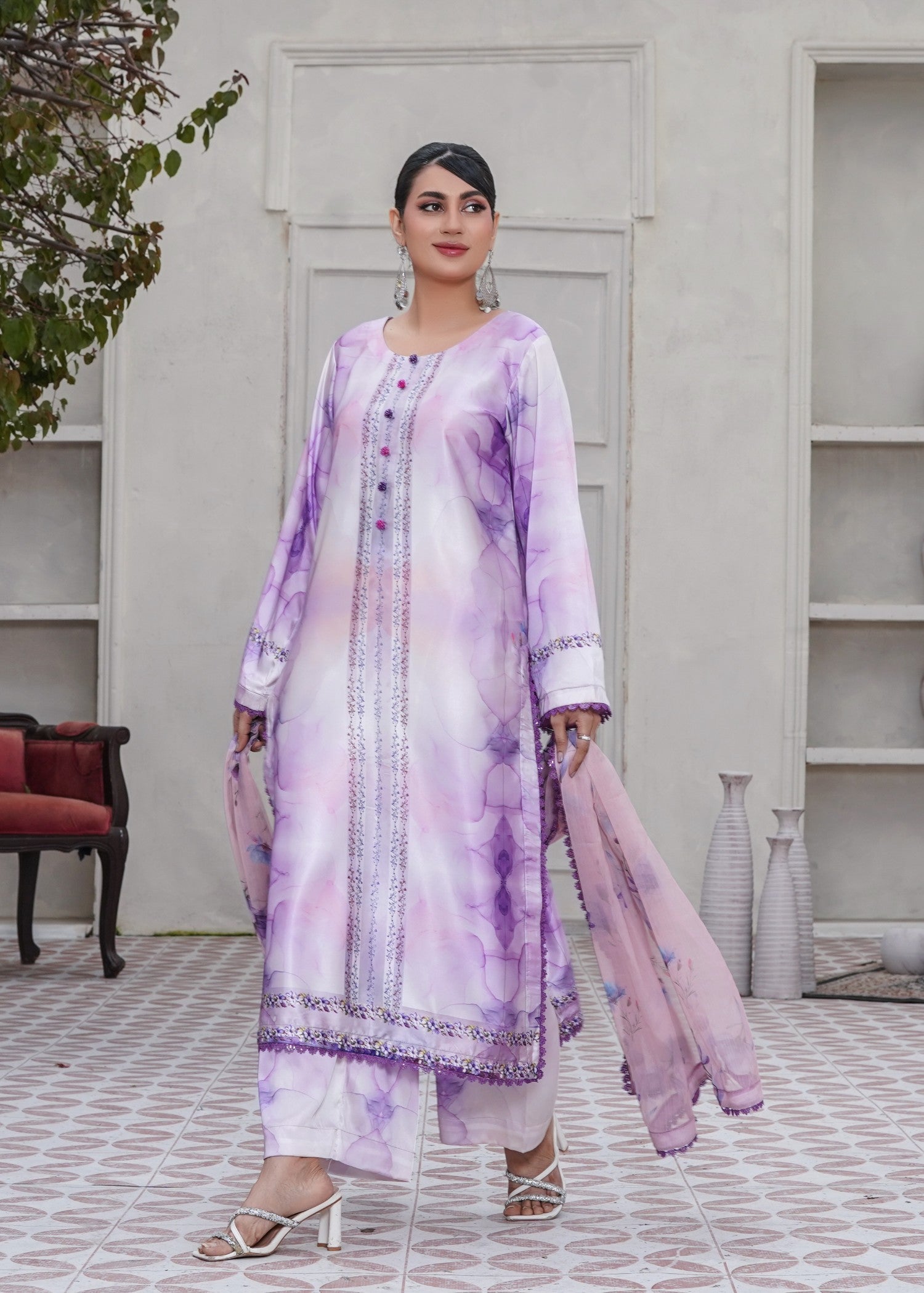 charmuse/shamooz Kurta Set in White, dark orchid, lavender mist