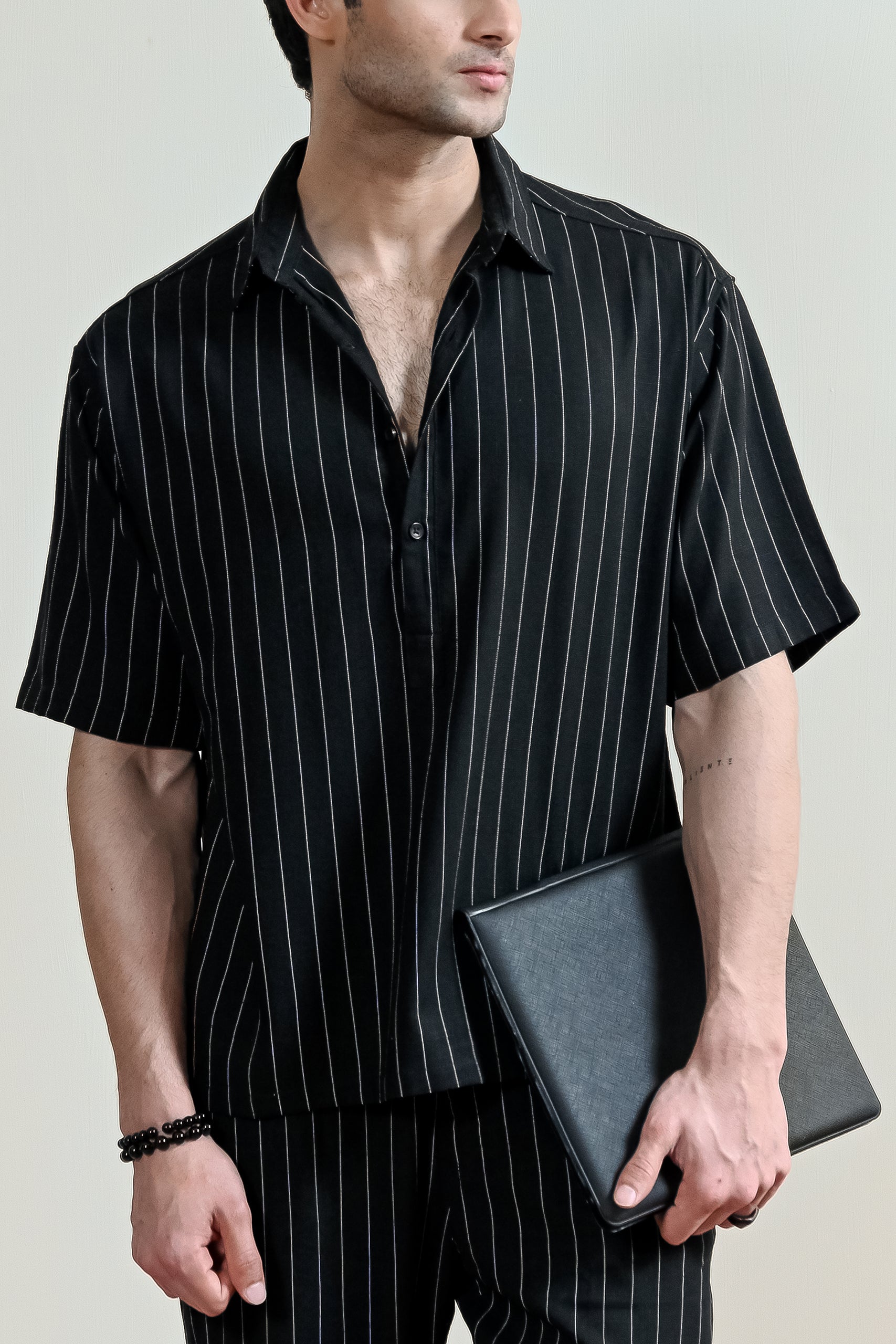 linen Casual Shirt in Raven