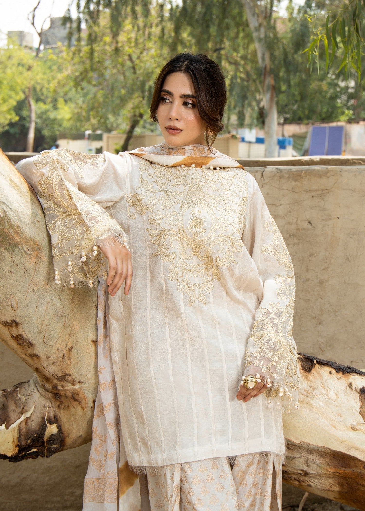 pk grip silk Kurta Set in Off-white