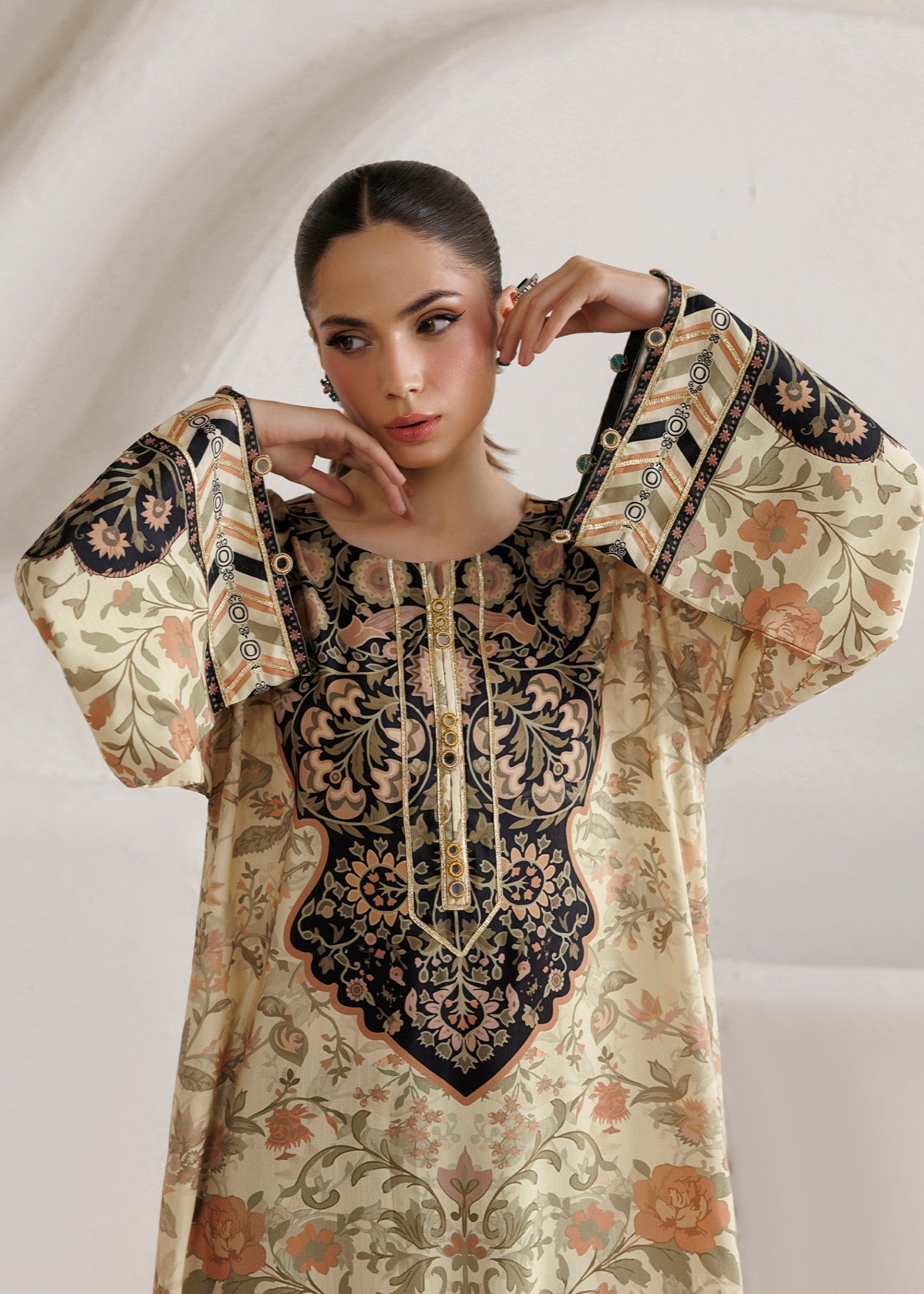 raw silk Kaftan in Beige