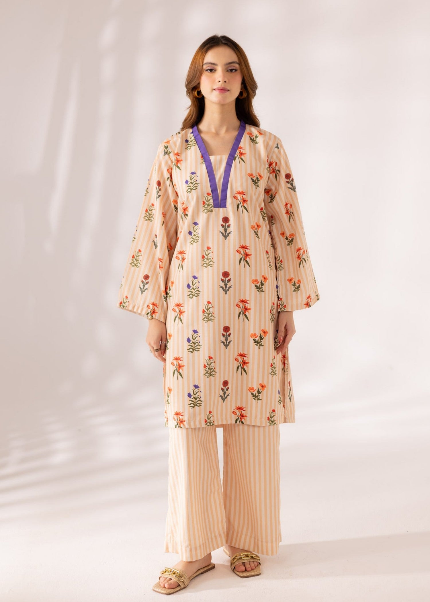 slub khaddar Kurta Set in White, peach pink