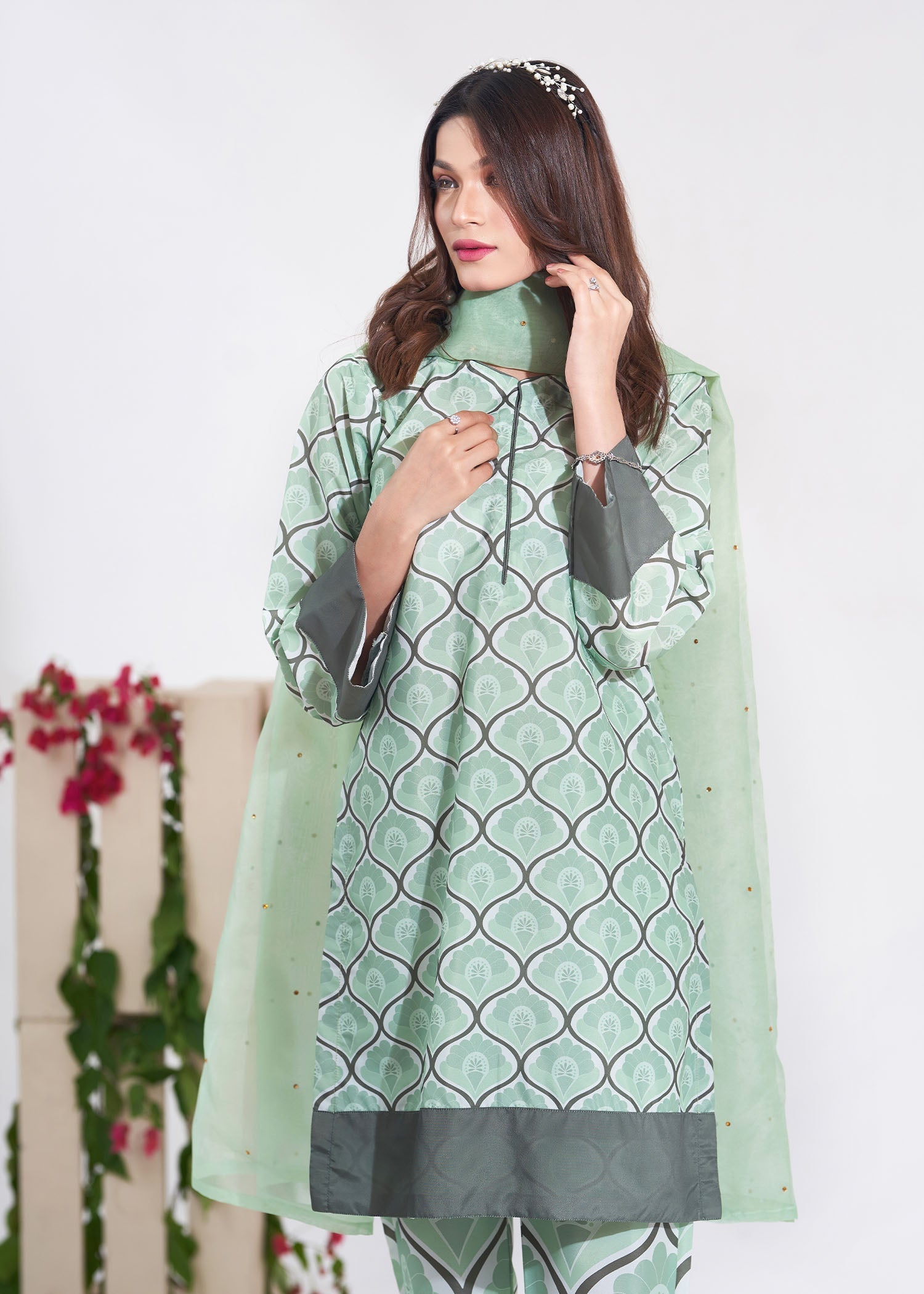 crepe Kurta Set in Green