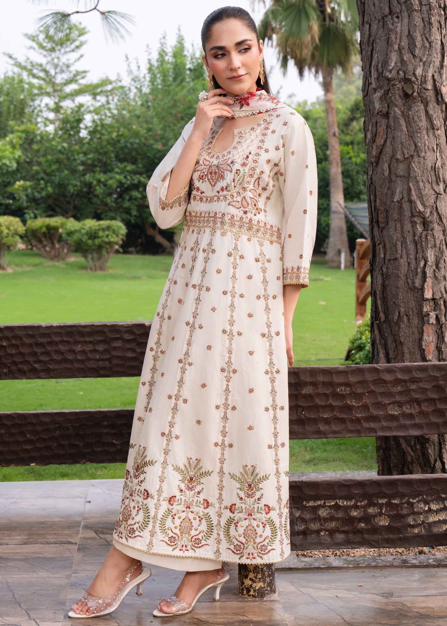 lawn Pishwas in Off-white