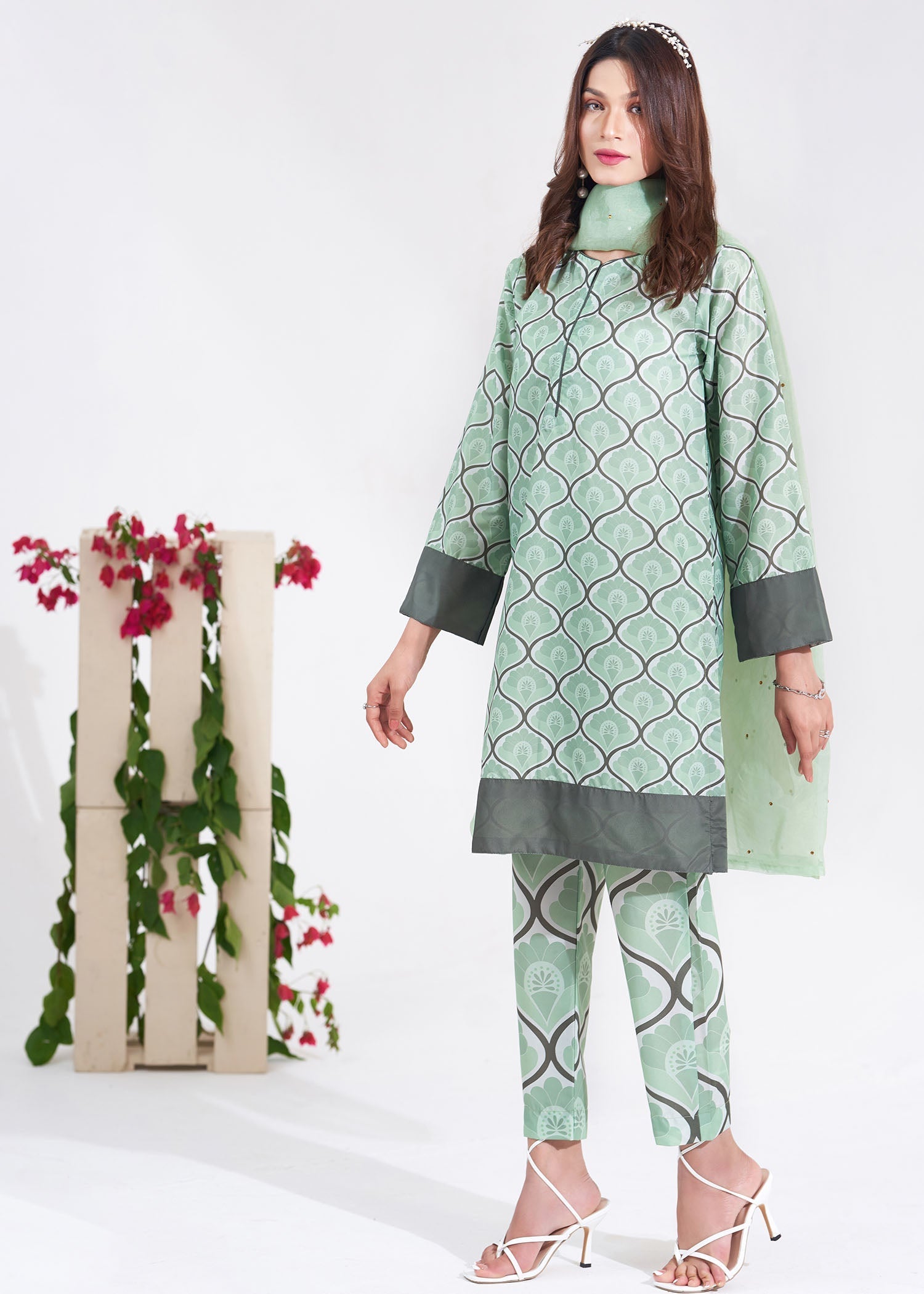 crepe Kurta Set in Green