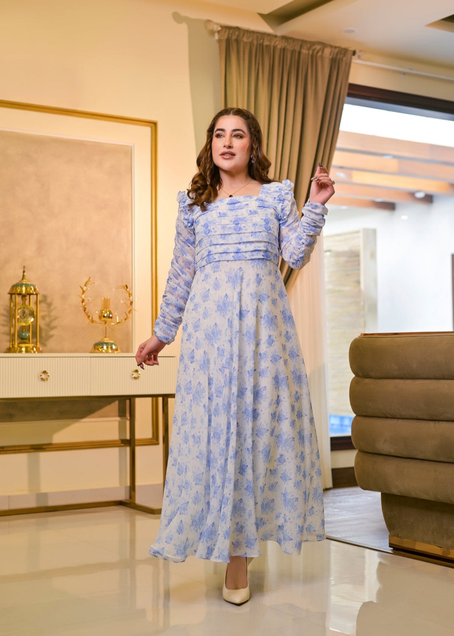 chiffon Maxi in Off-white, blue