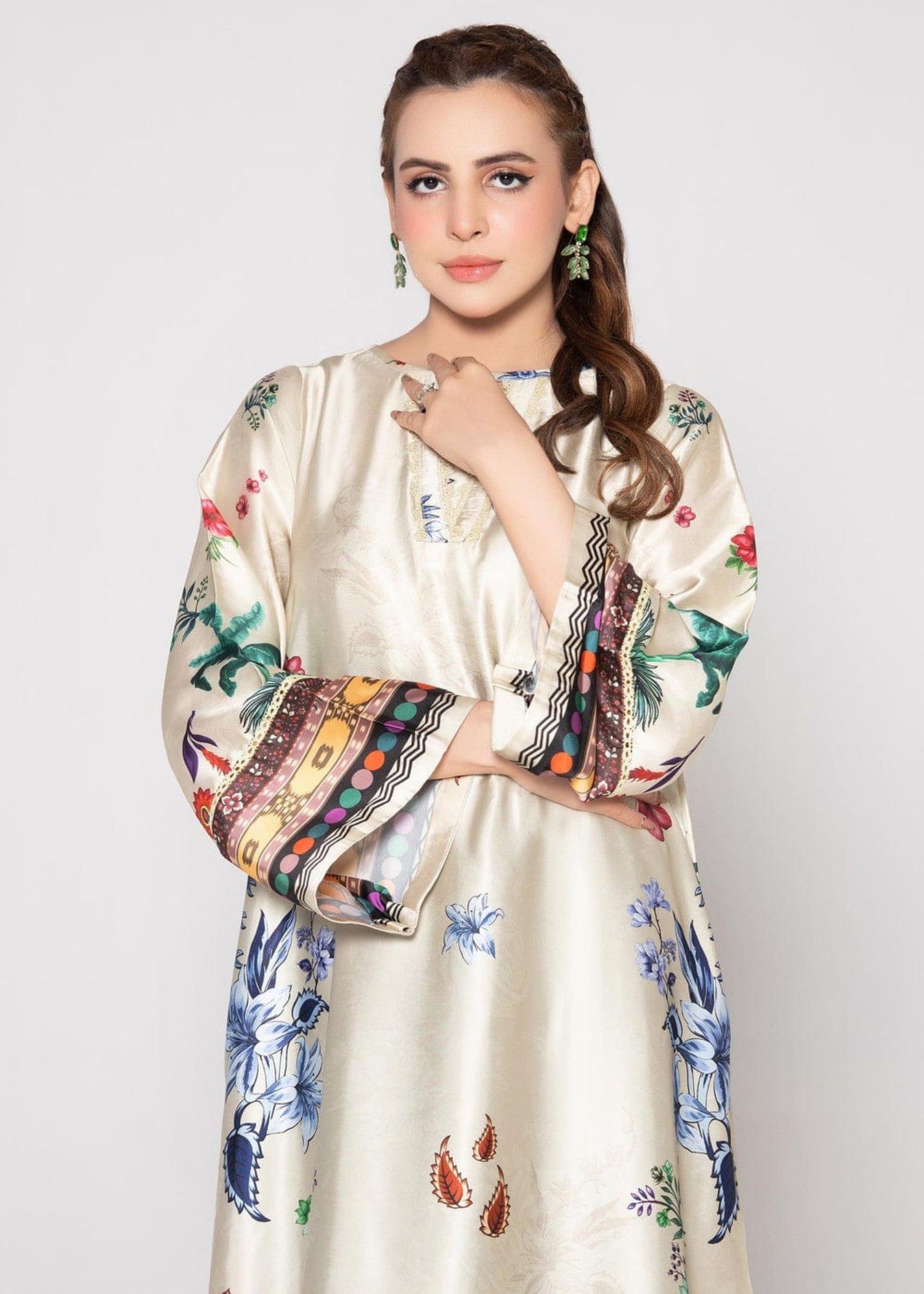 crepe silk Kaftan in White smoke