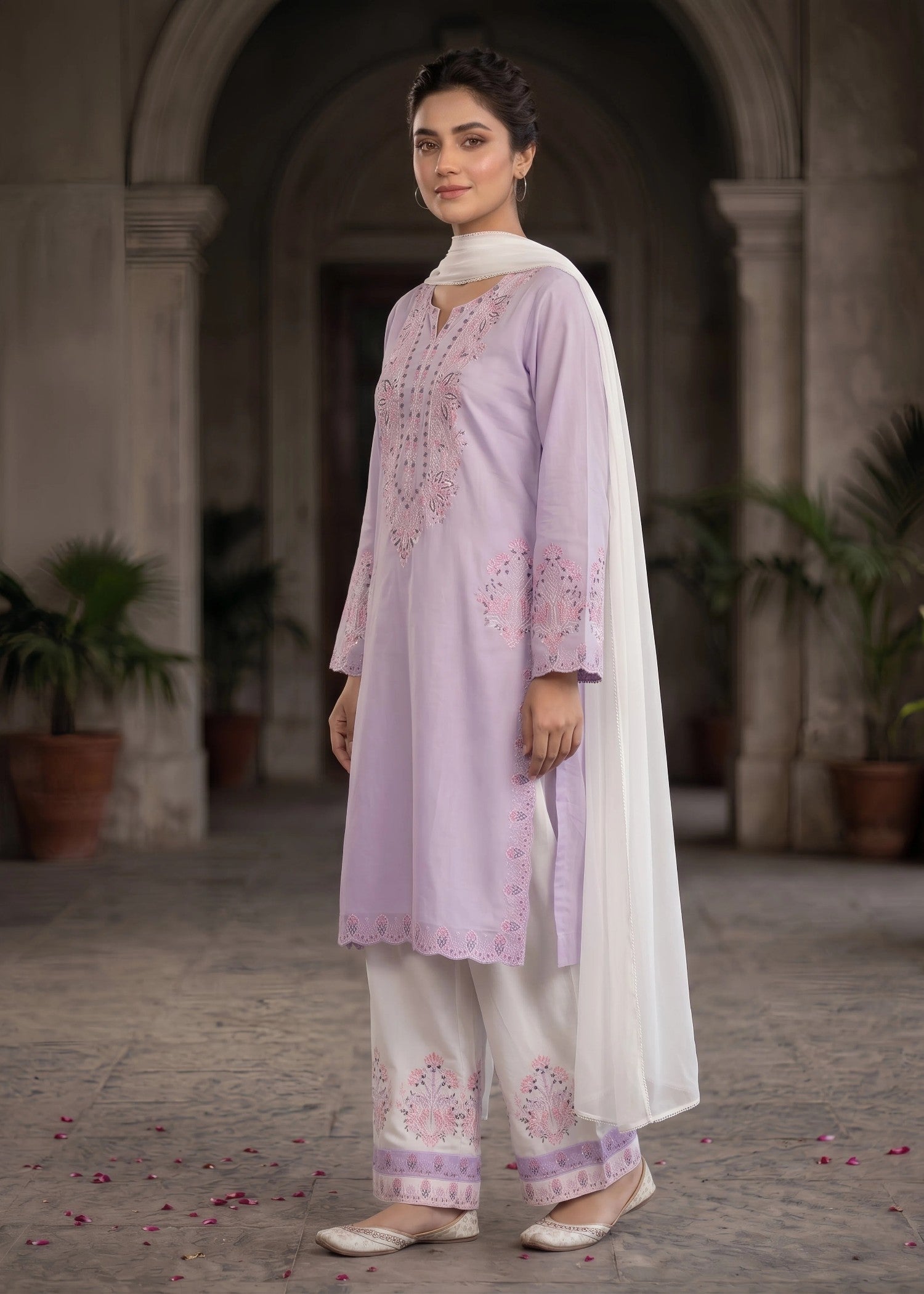 lawn cotton Kurta Set in White, lilac