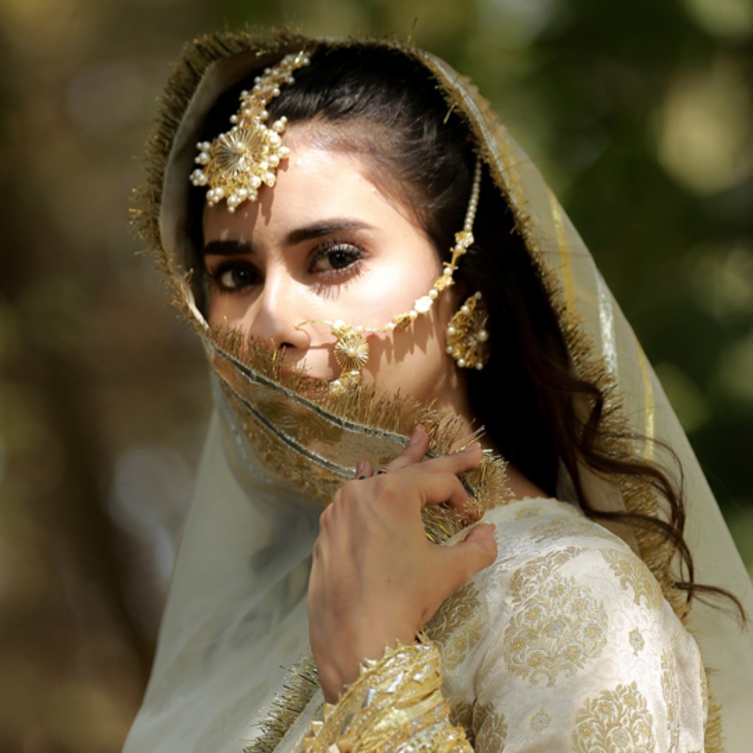 Bindya in Gold Color by - Trendy Women Bindya UMN1792