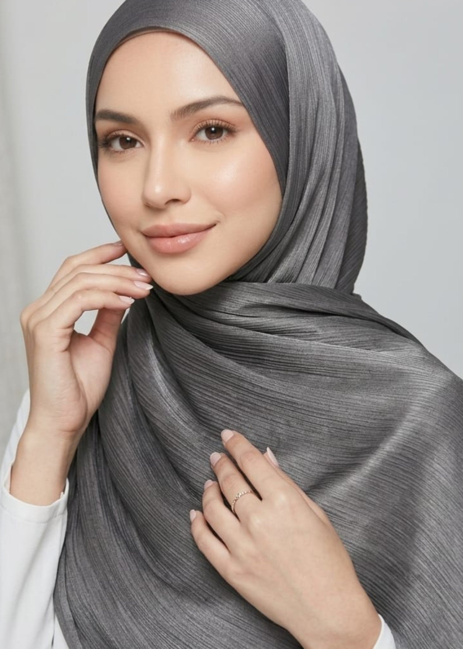 crinkle Hijab in Grey