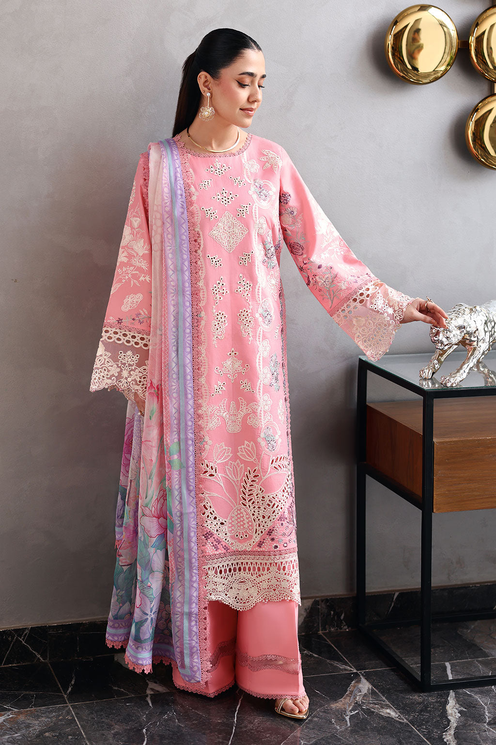 Andaaz Luxury Lawn – Z-1404
