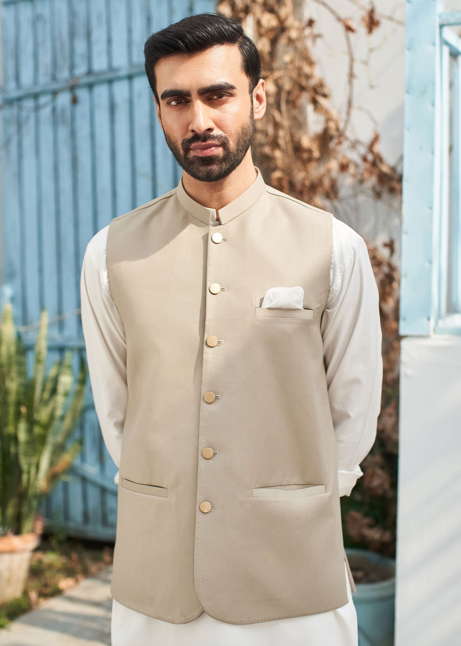 wash & wear Waistcoat in Beige