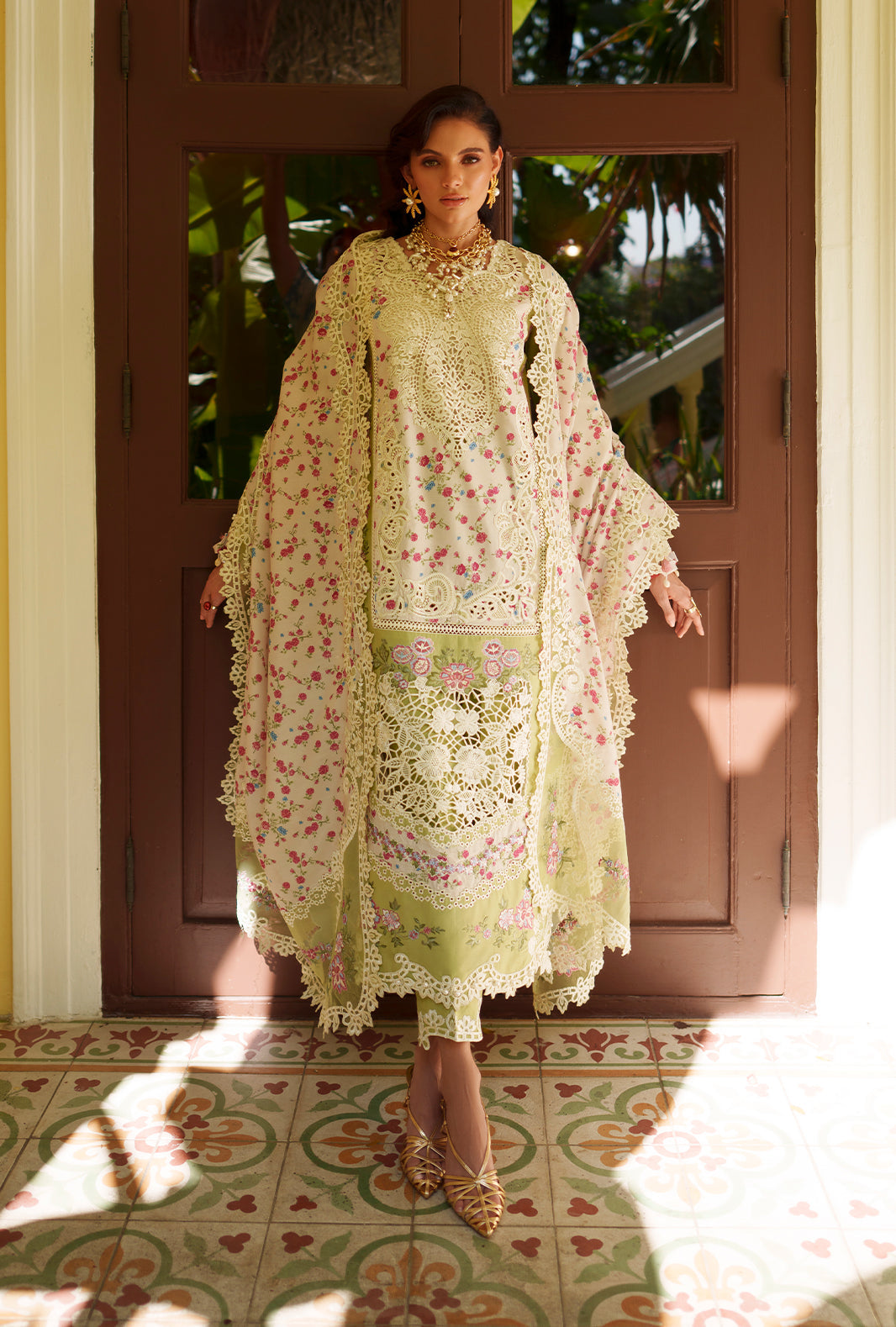 AJR Evara Luxury Lawn – Alira