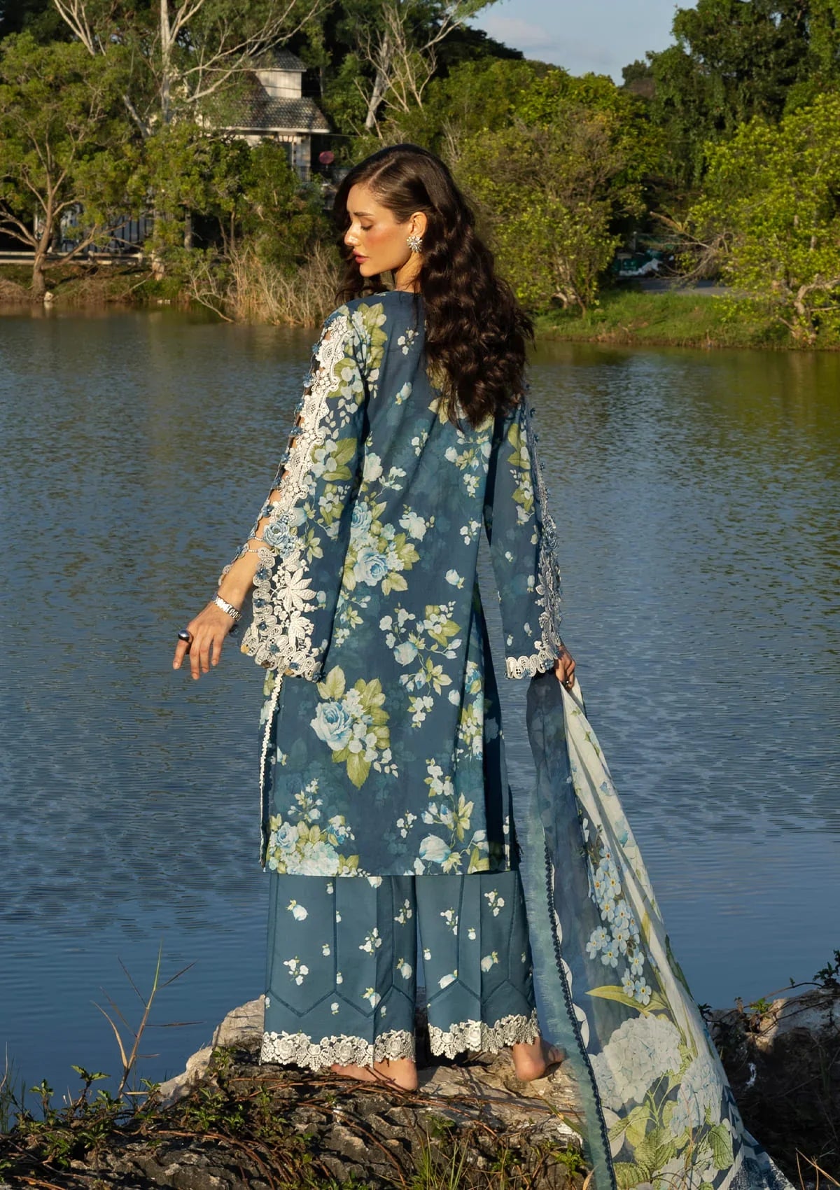 Signature Embroidered Lawn Prints – ESA-7B SEA ENCHANTRESS