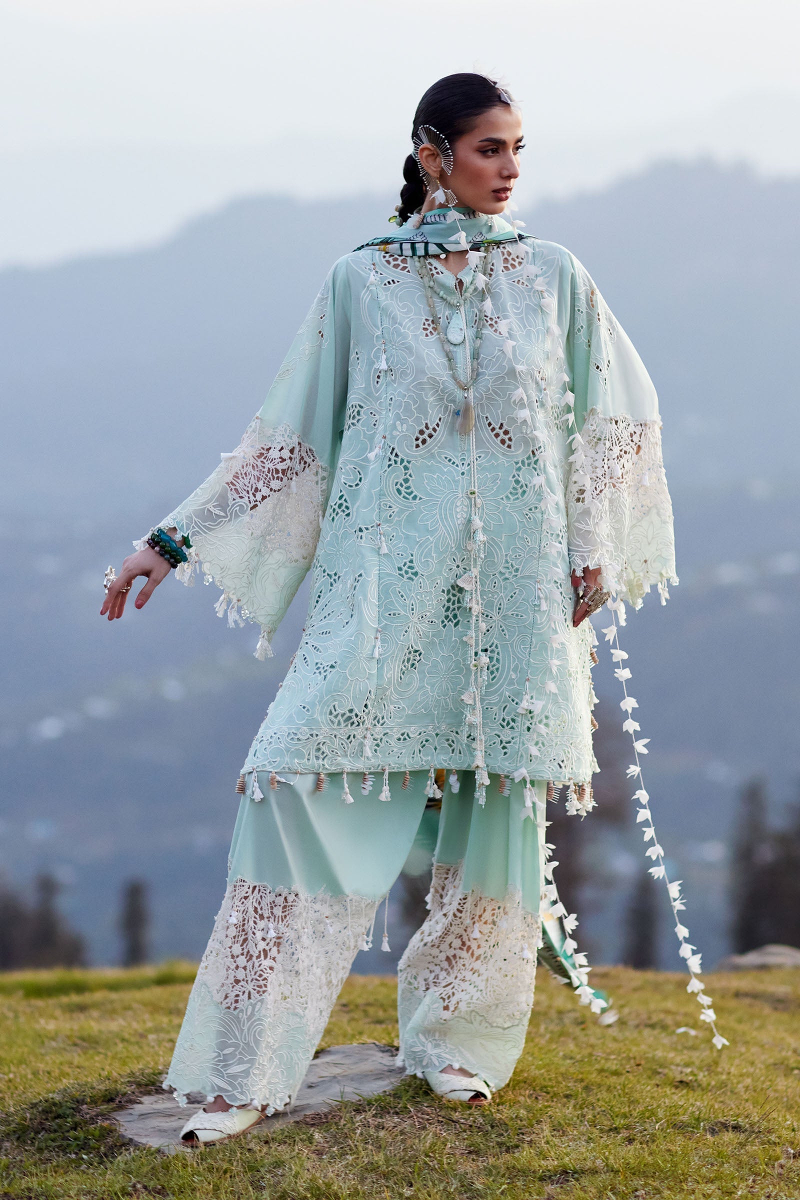 Kashmee Luxury Eid Lawn – ZEVARÉ (EL26-07 A)