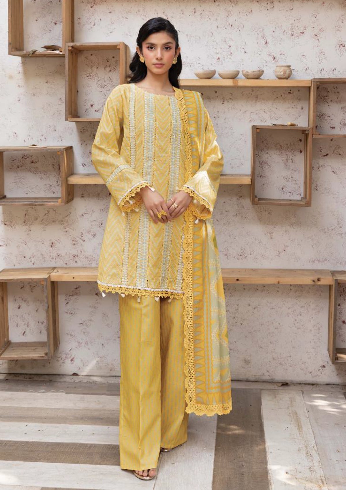 MBasics Elaheh Lawn – V4-05