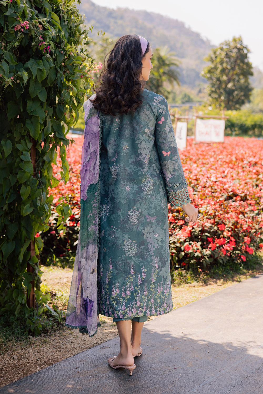 Shezlin Chikankari Eid Edit Lawn – MEHRVEEN (AV-12)
