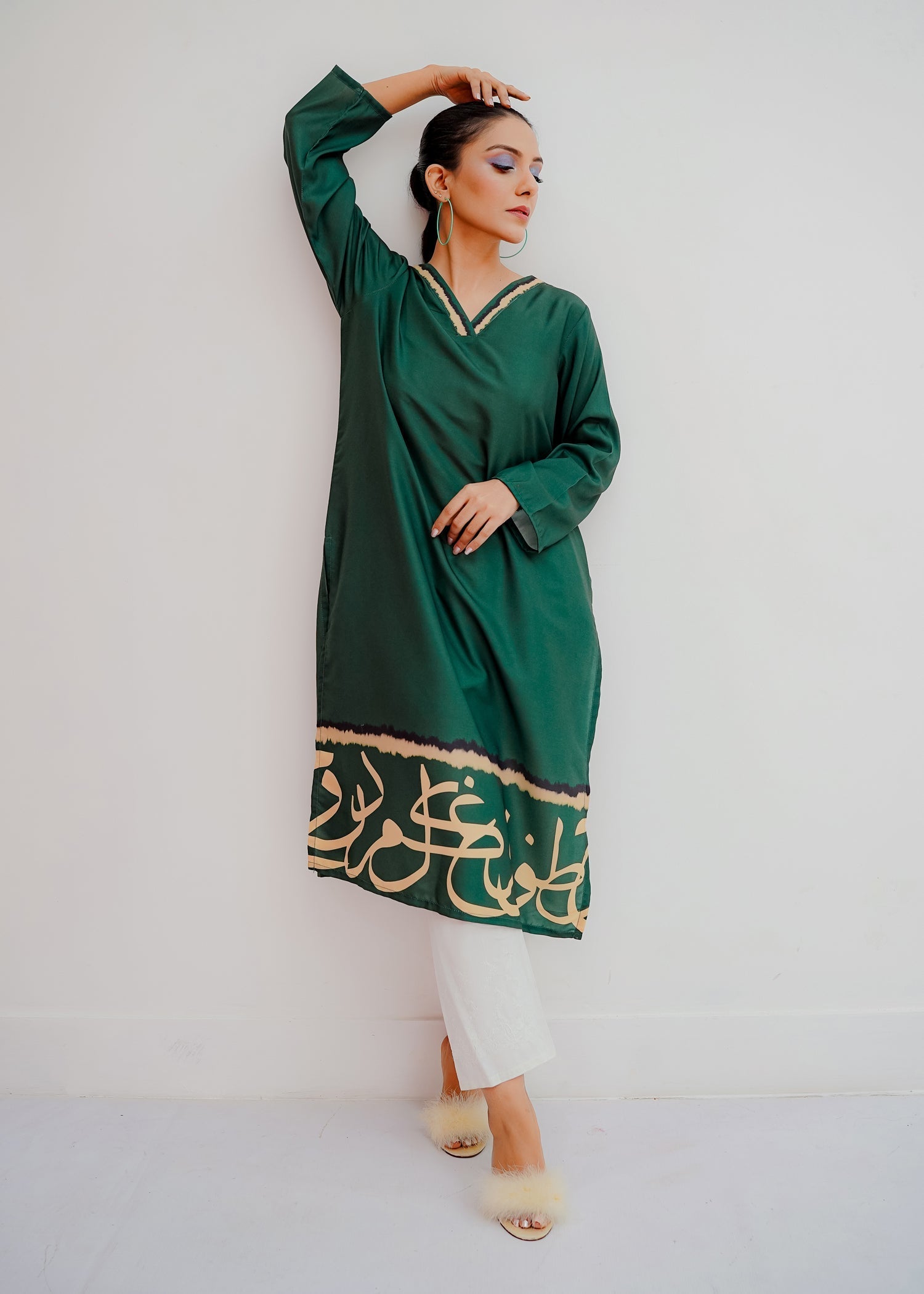 poly viscose Kurti in Bottle green